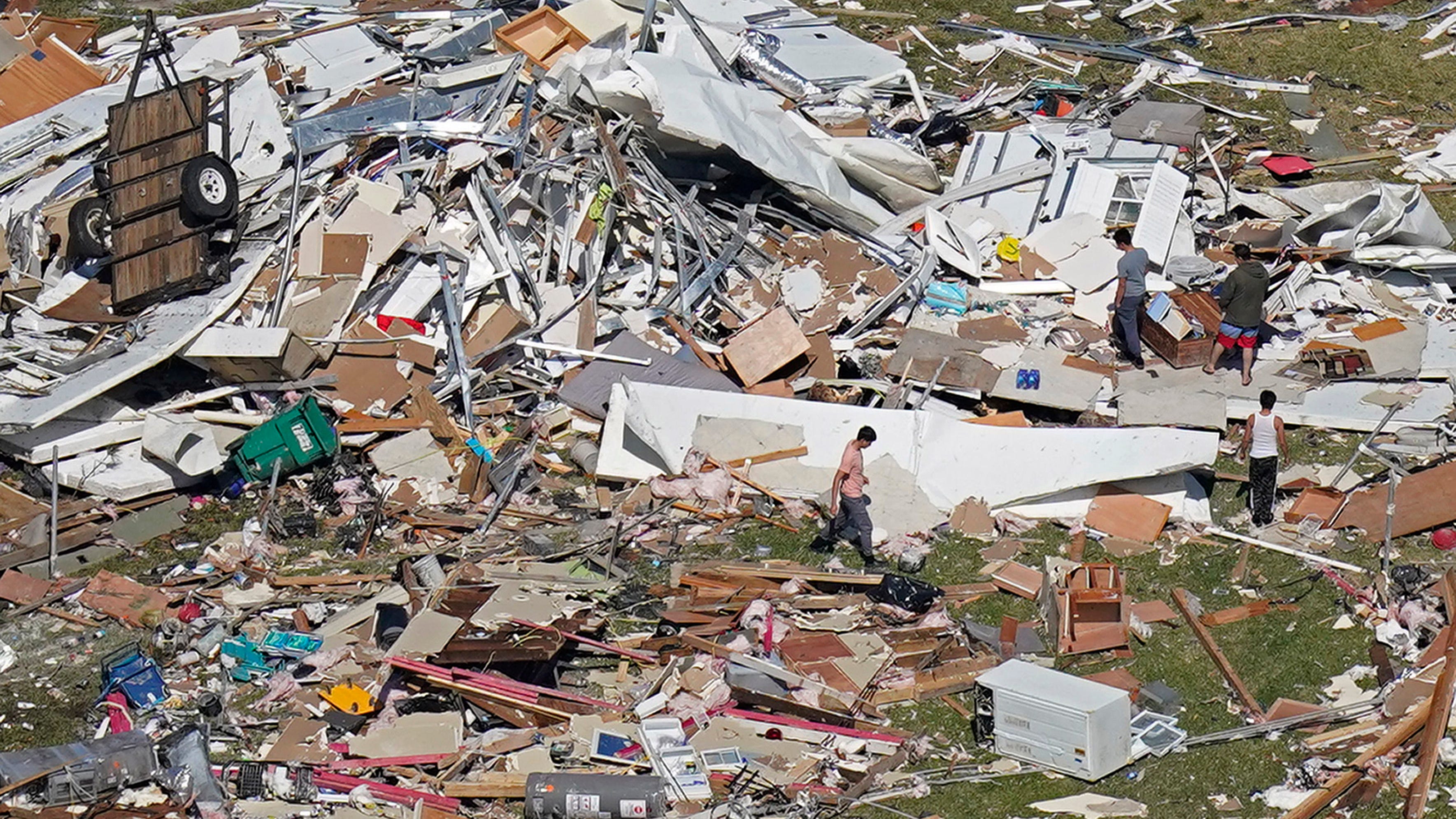Louisiana digging out after tornadoes plow through homes