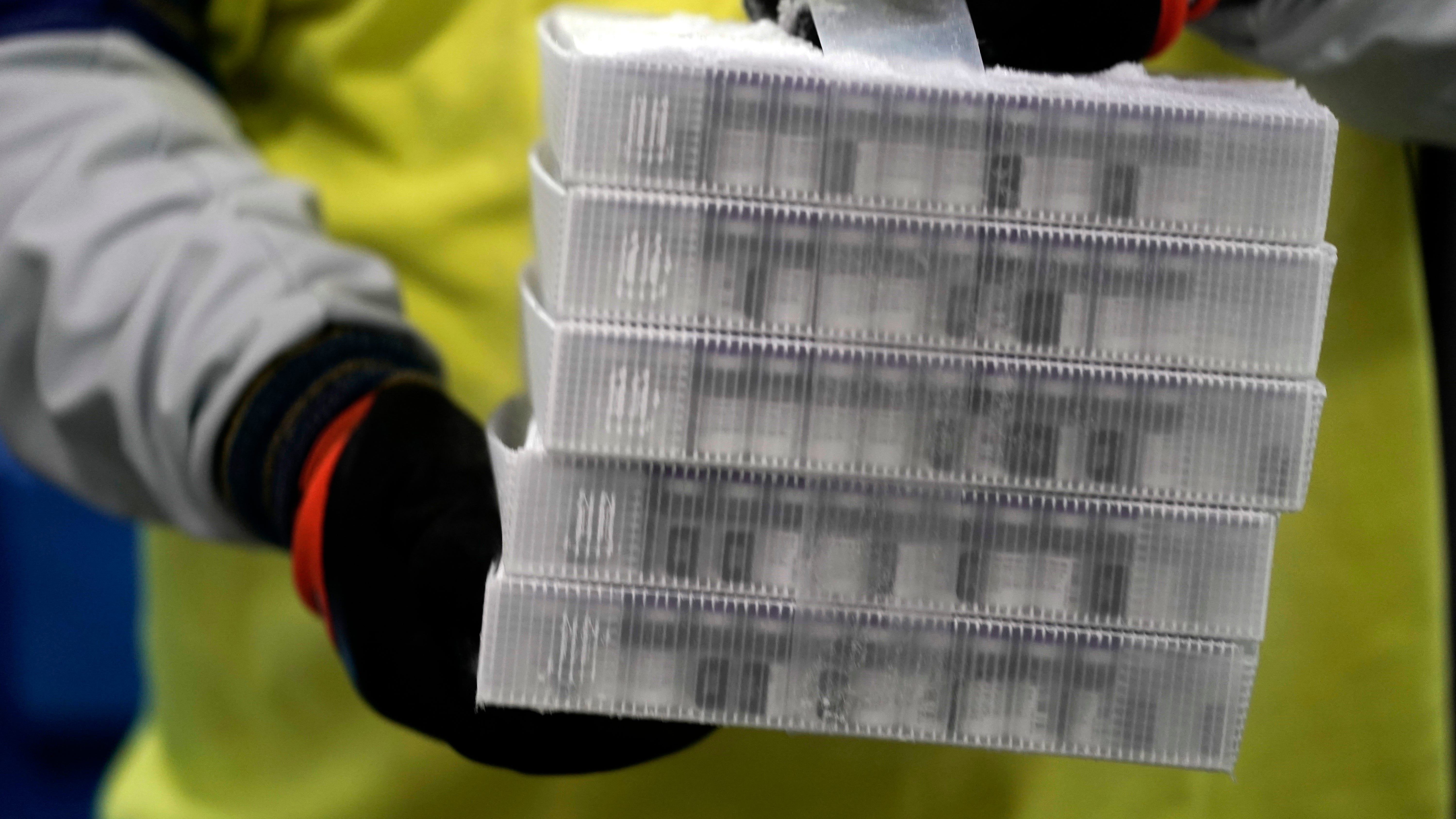 COVID-19 vaccine shipments begin in historic US effort