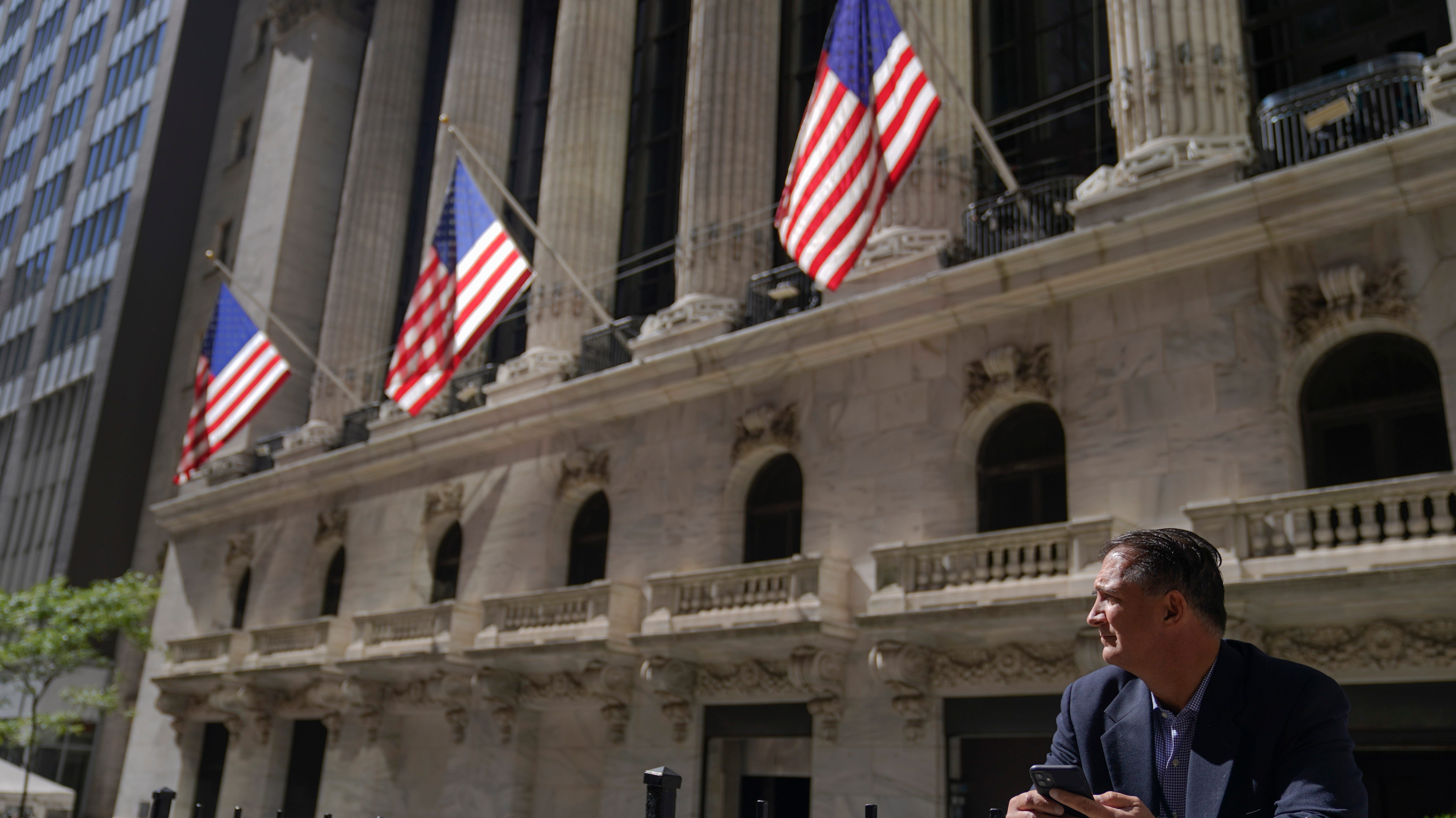 Stocks waver on Wall Street; big tech firms weigh on indexes