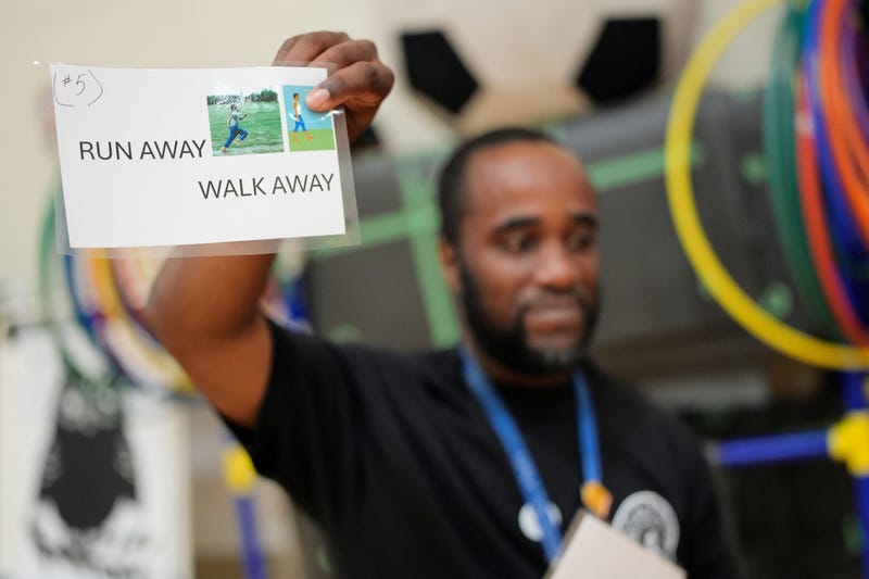 EEUU-ESCUELAS-SEGURIDAD CON ARMAS