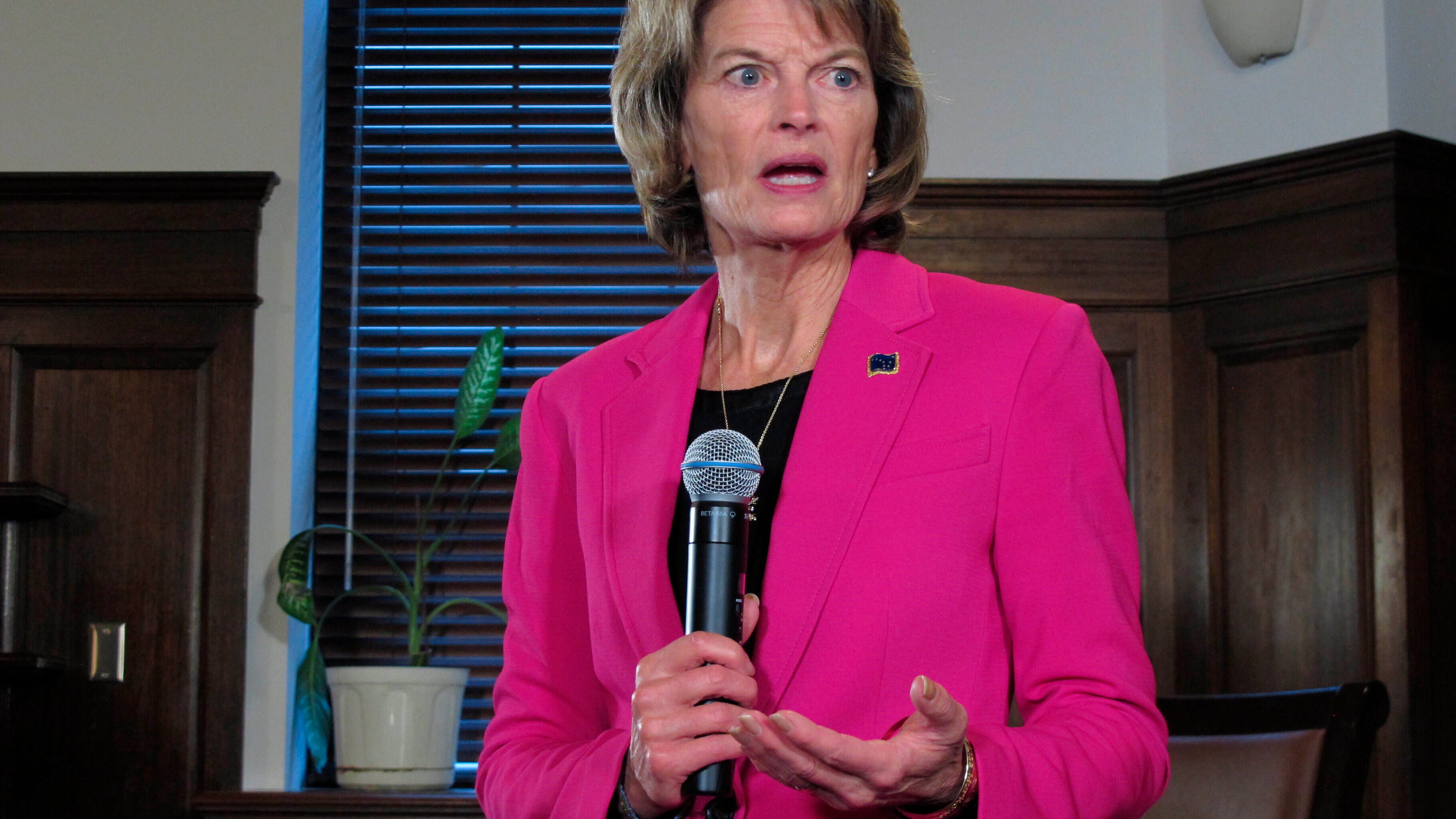 Alaska GOP leaders endorse challenger to US Sen. Murkowski