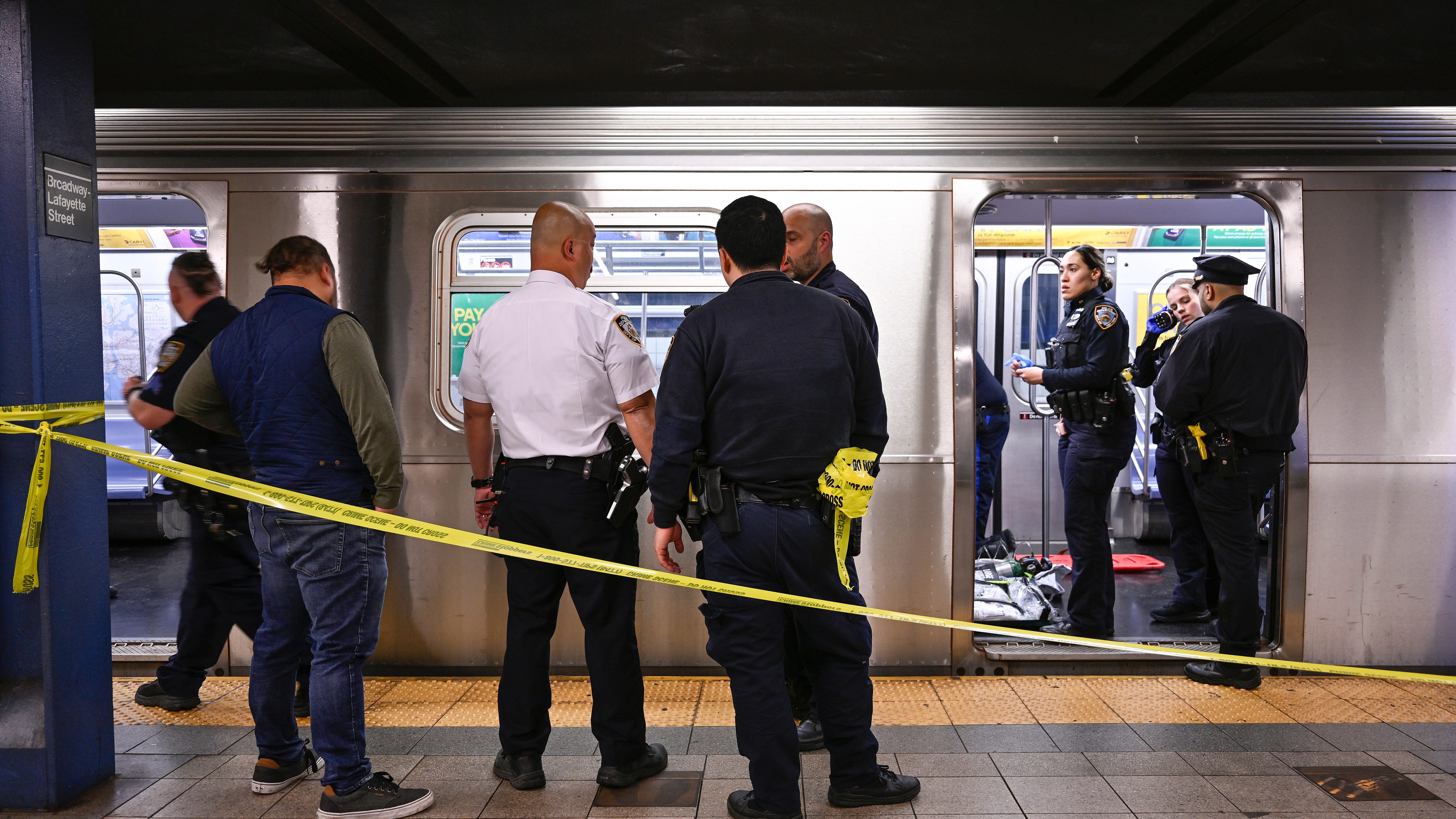 Some call NYC subway choking criminal, others hold judgment