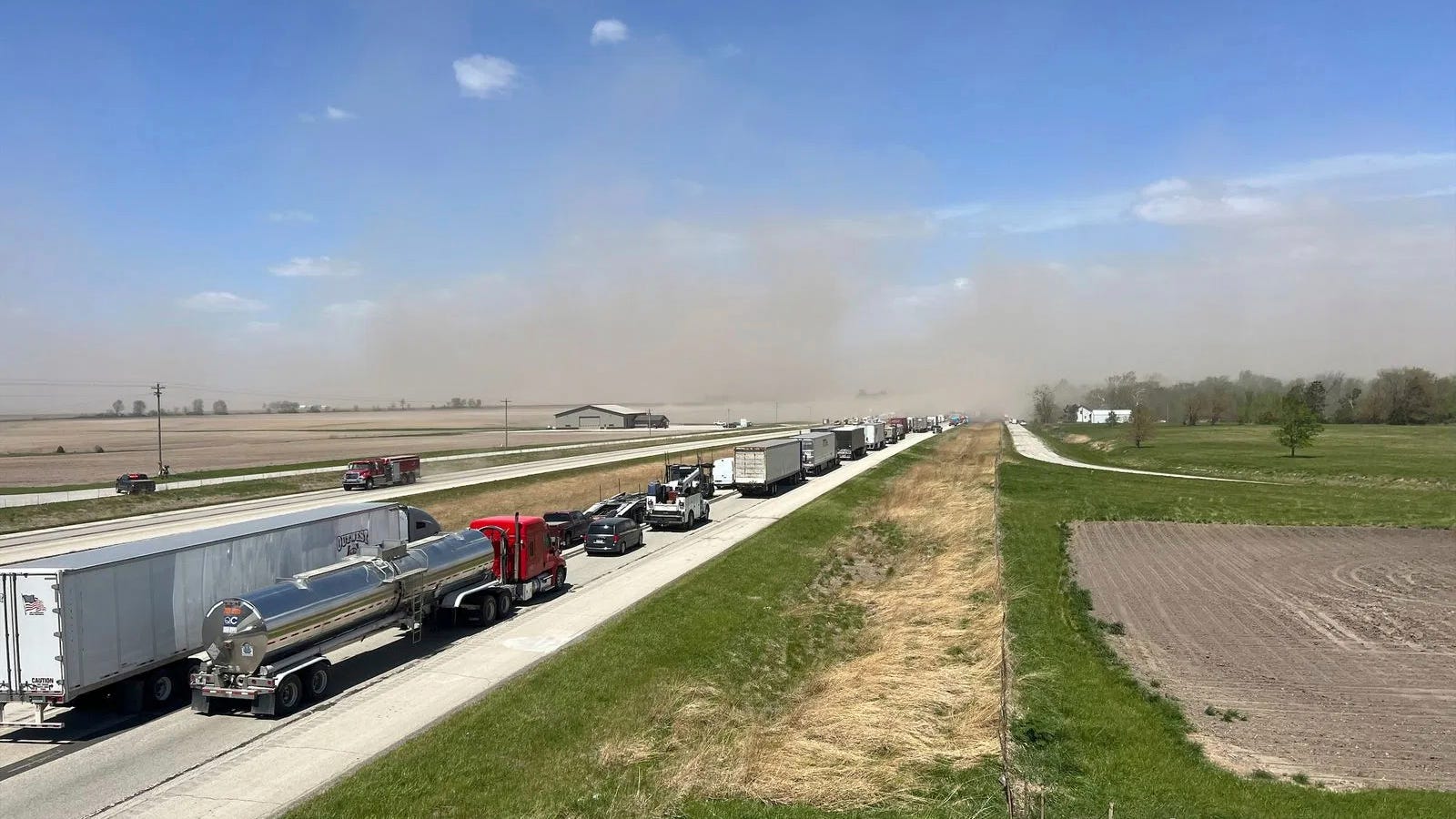 At least 6 dead after dust storm causes crashes in Illinois