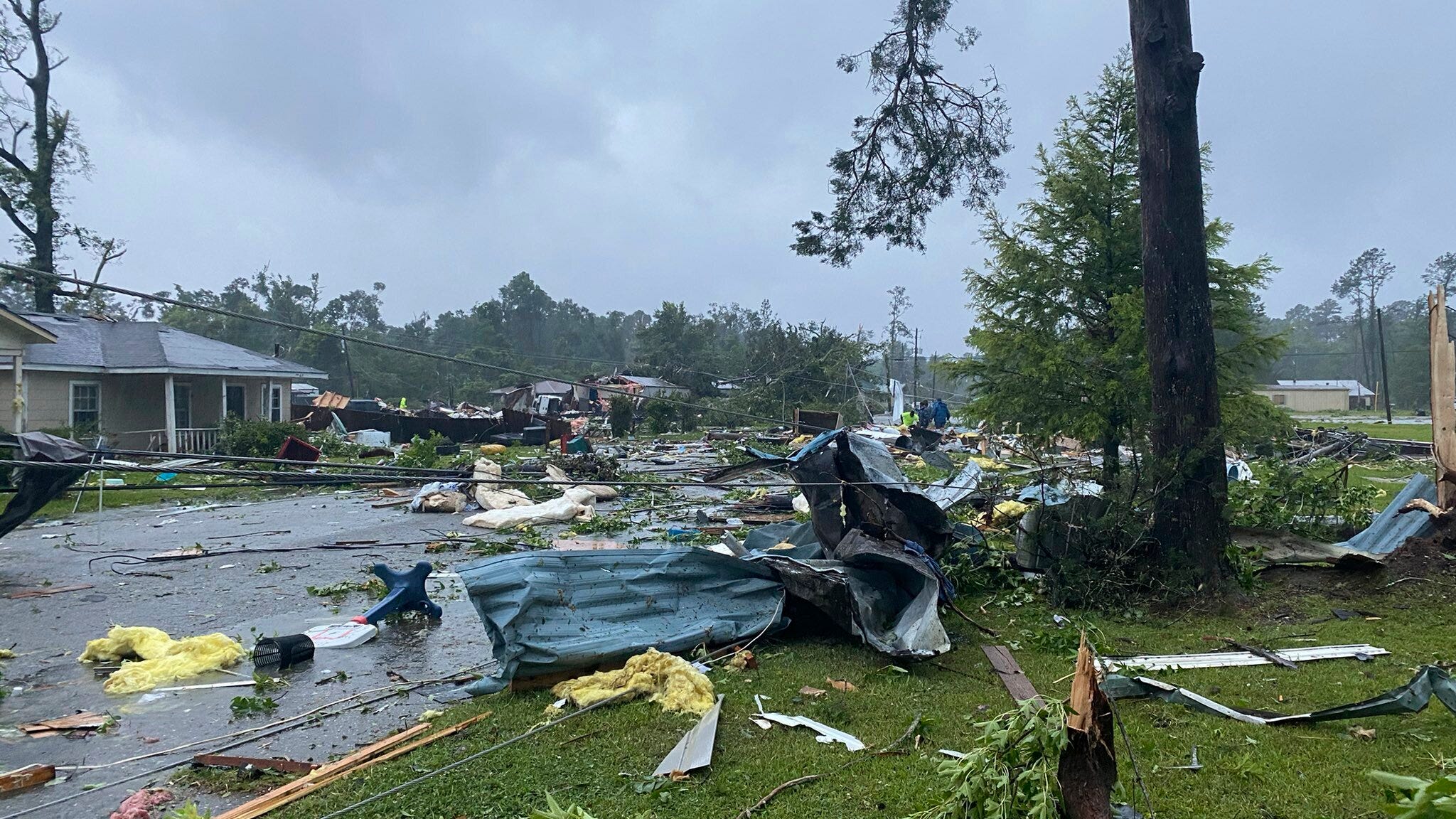 Major damage to Alabama mobile home park amid tropical storm