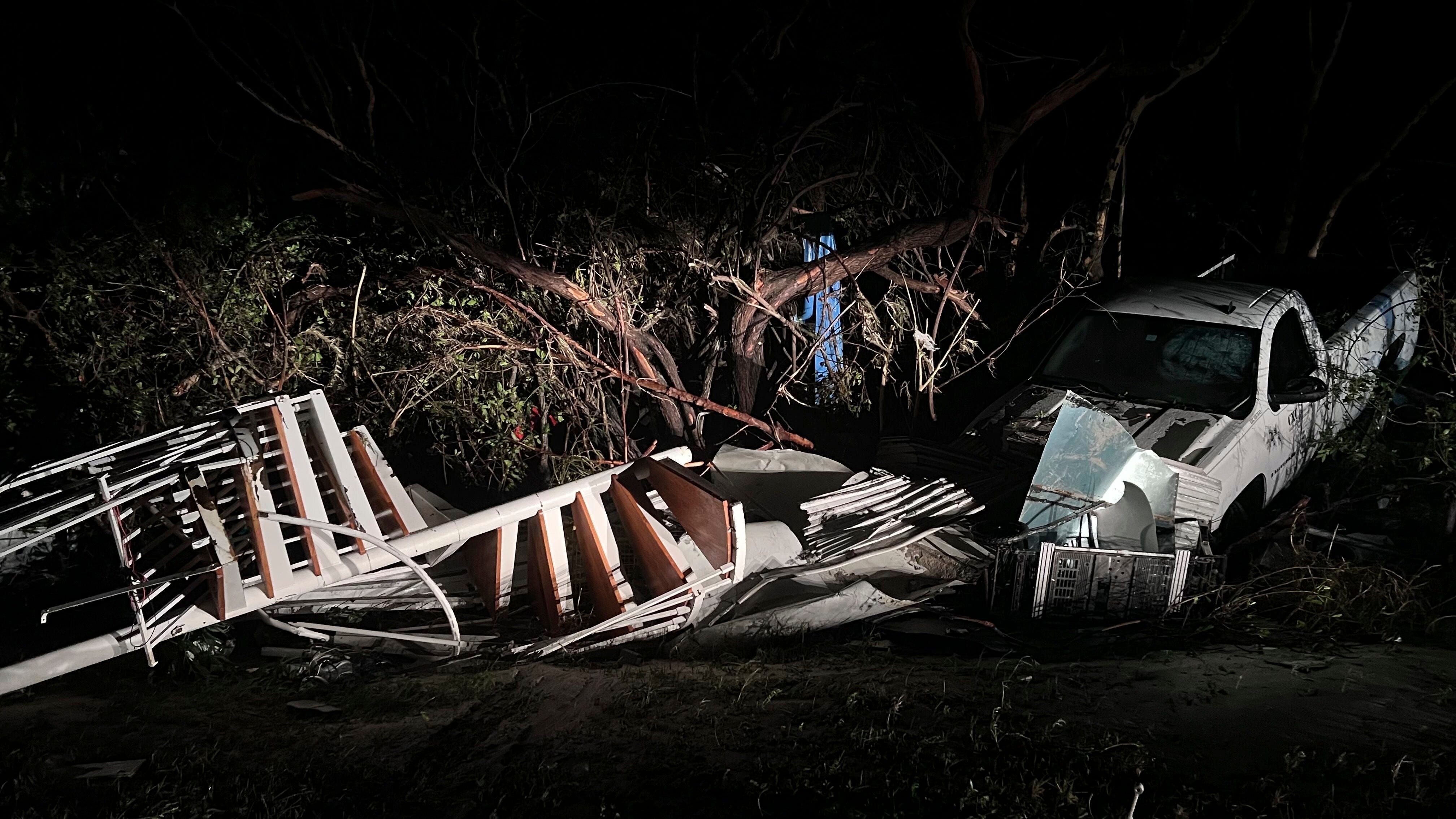 Live Updates: Hurricane Ian destroys historic Naples Pier