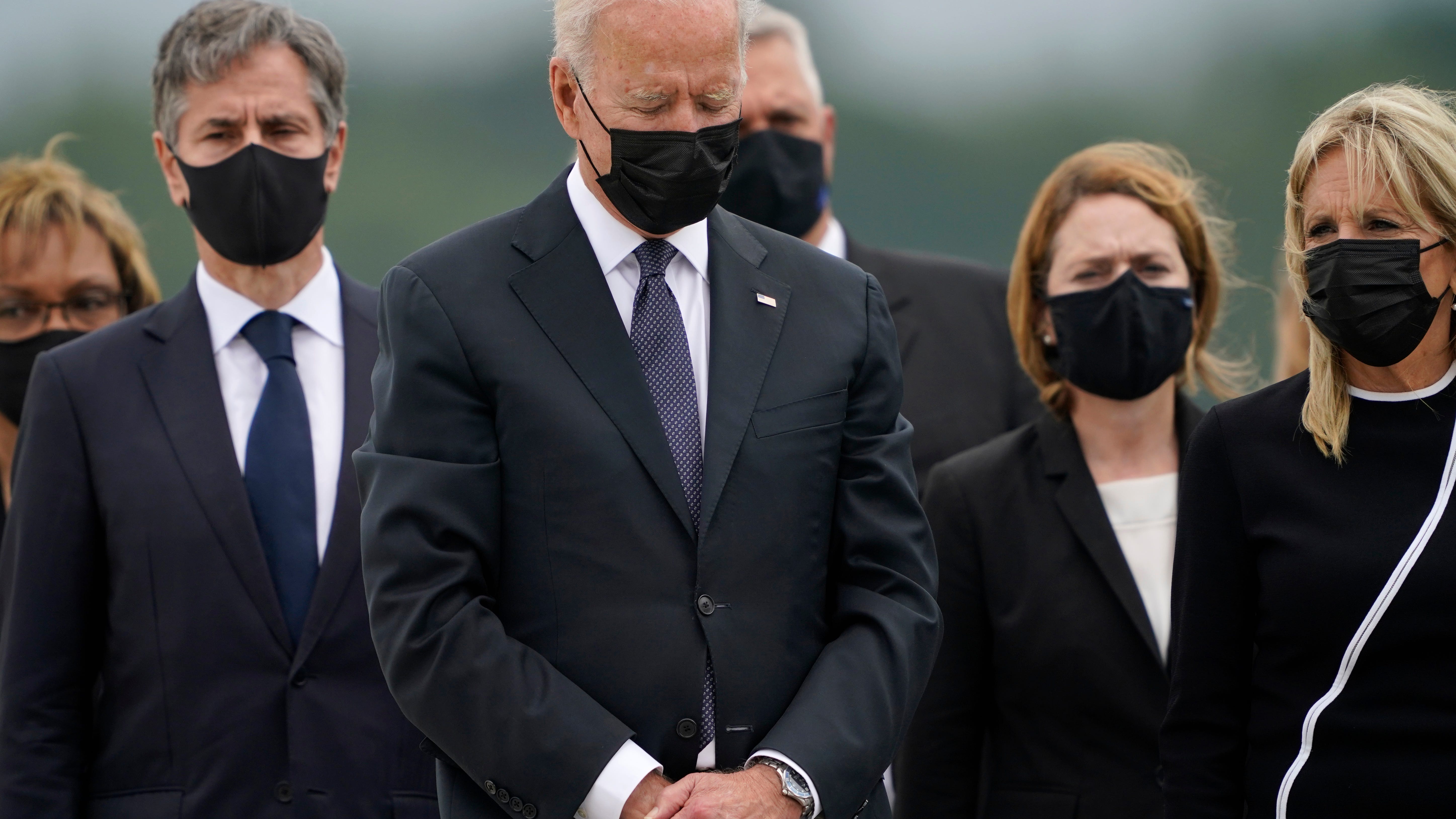 Biden pays respects to US troops killed in Afghanistan