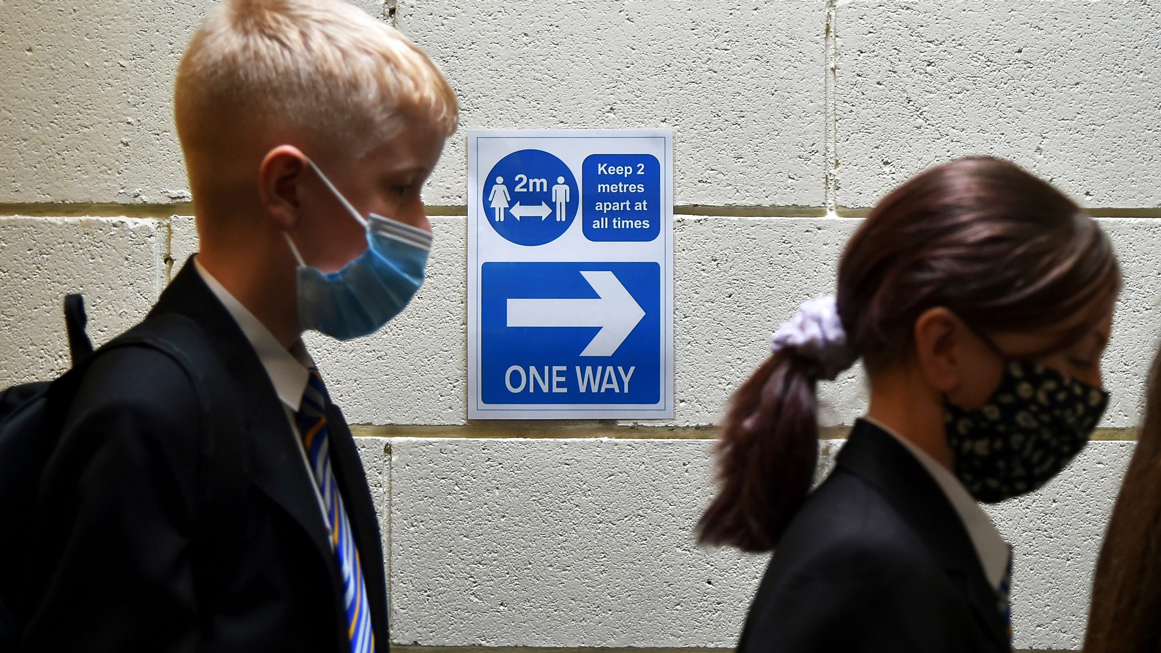UK approves vaccines for 12-15s, aims to avoid lockdowns