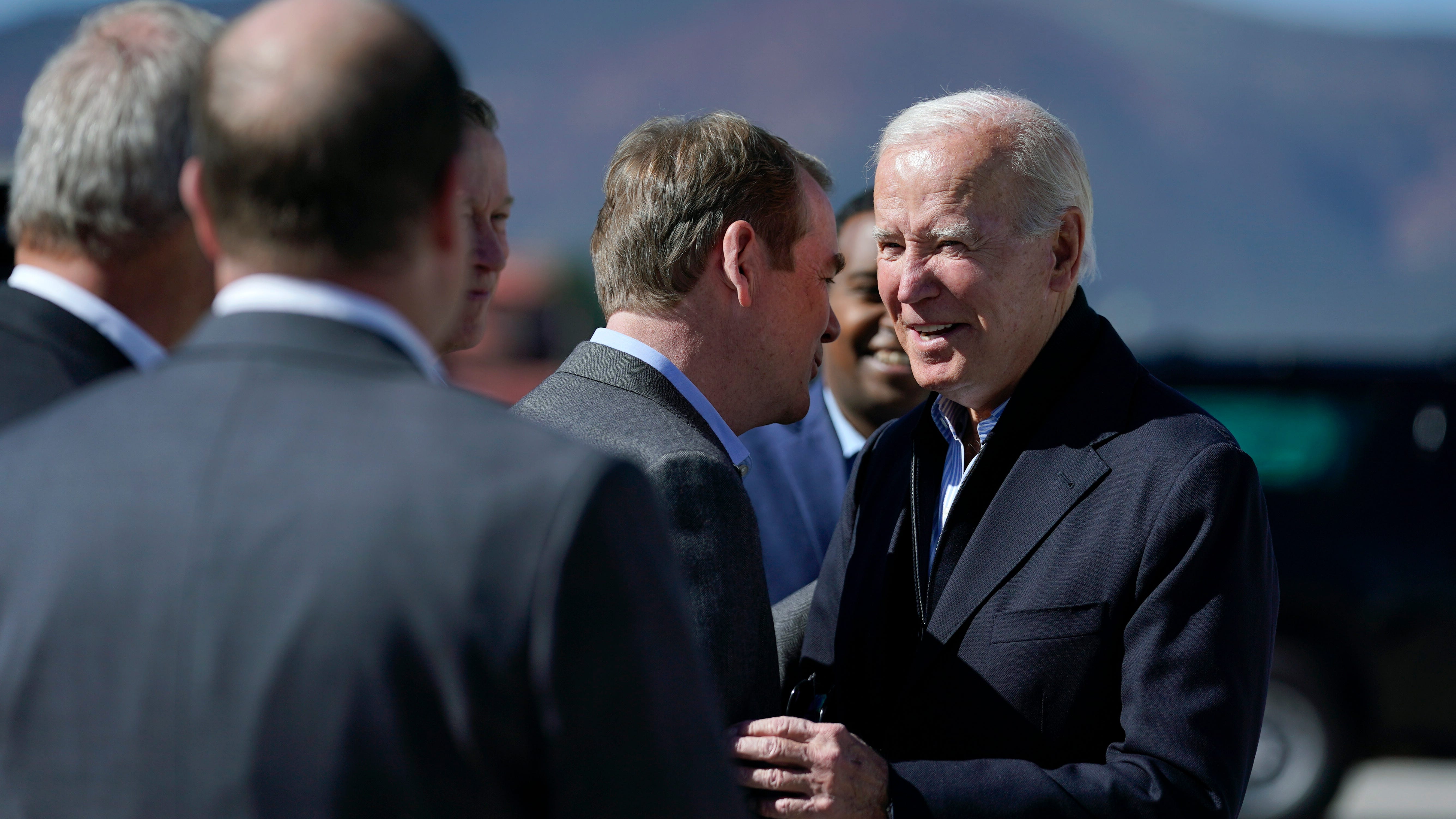 Biden goes West on 3-state tour as midterm elections near