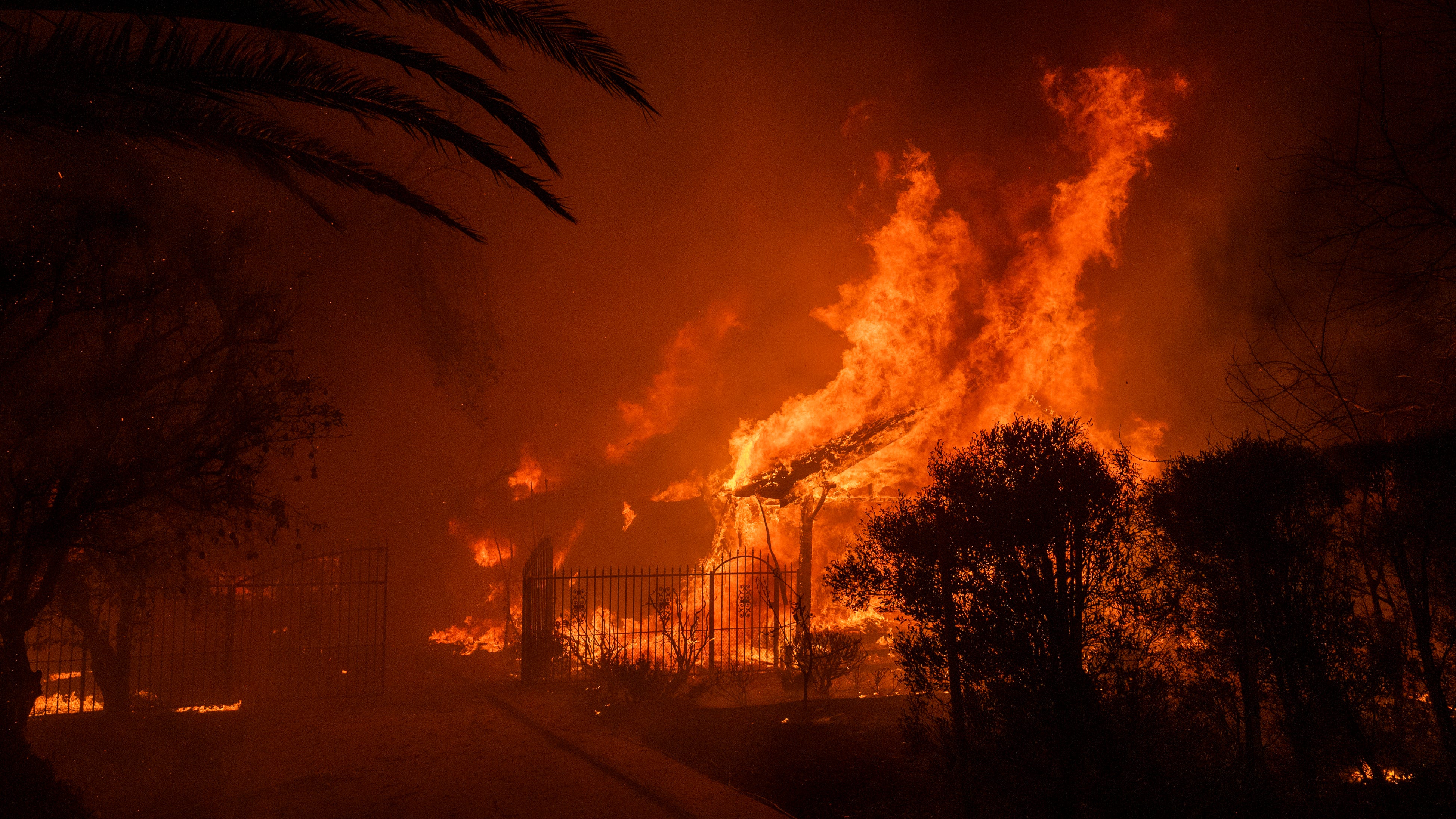 Wildfires latest: Death toll expected to rise as fires rage through Los Angeles