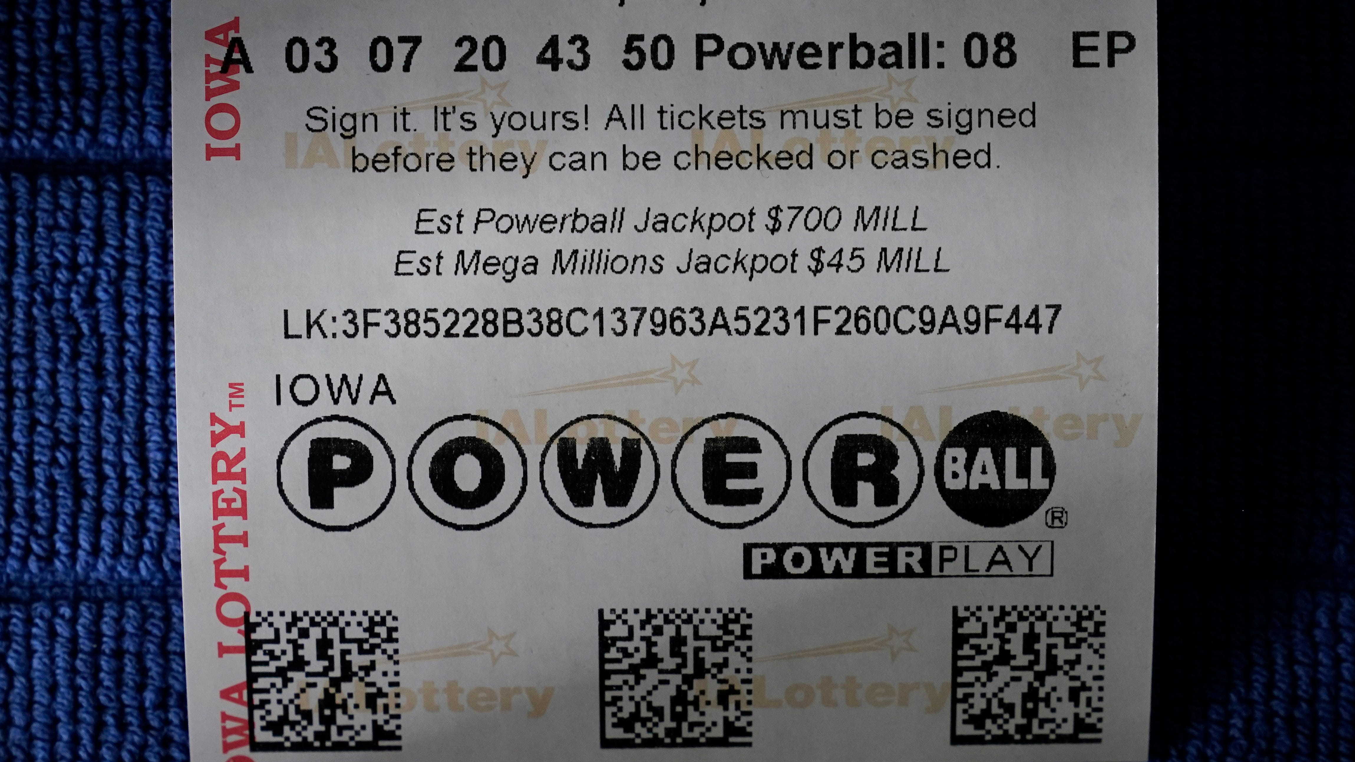 Powerball jackpot rises to $700M, 8th largest lottery prize