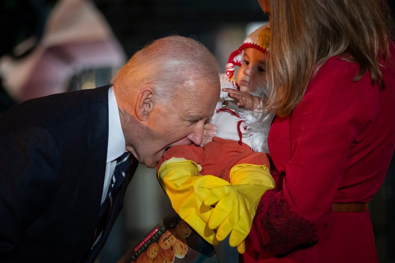 BIDEN-REGALOS