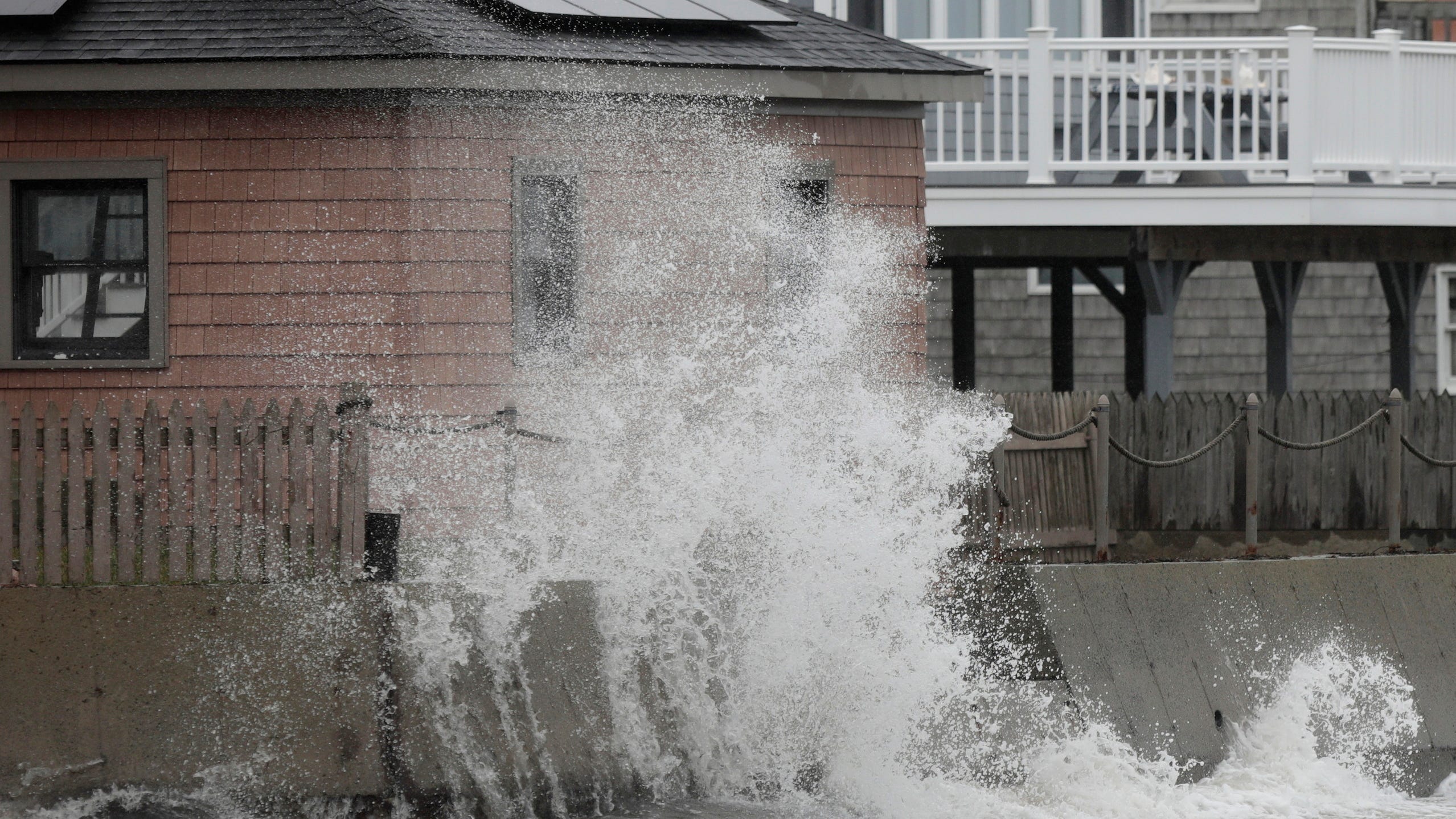 Nor'easter has New England bracing for floods, power outages