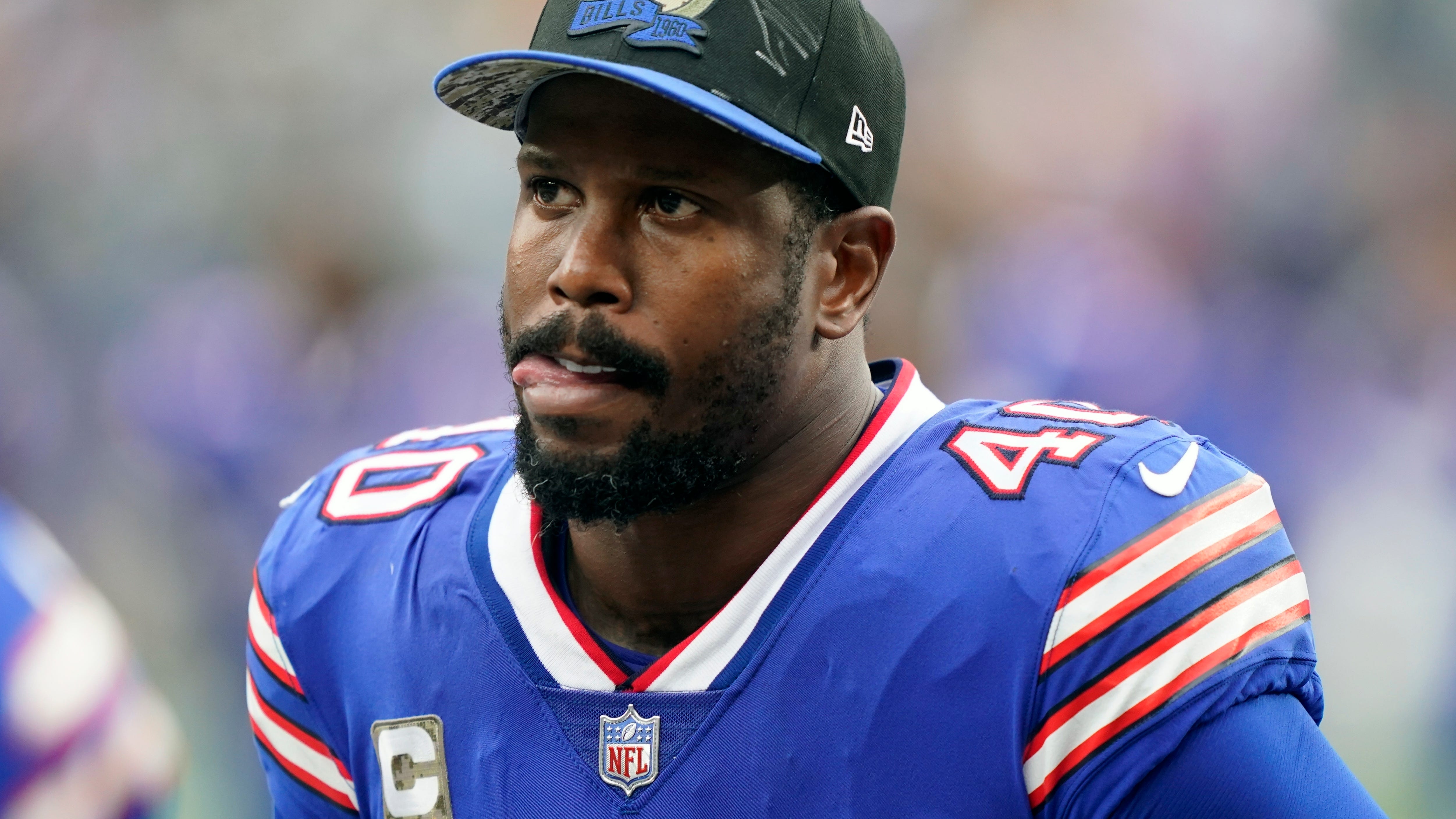 Bills linebacker Von Miller turns himself in on felony domestic violence charge