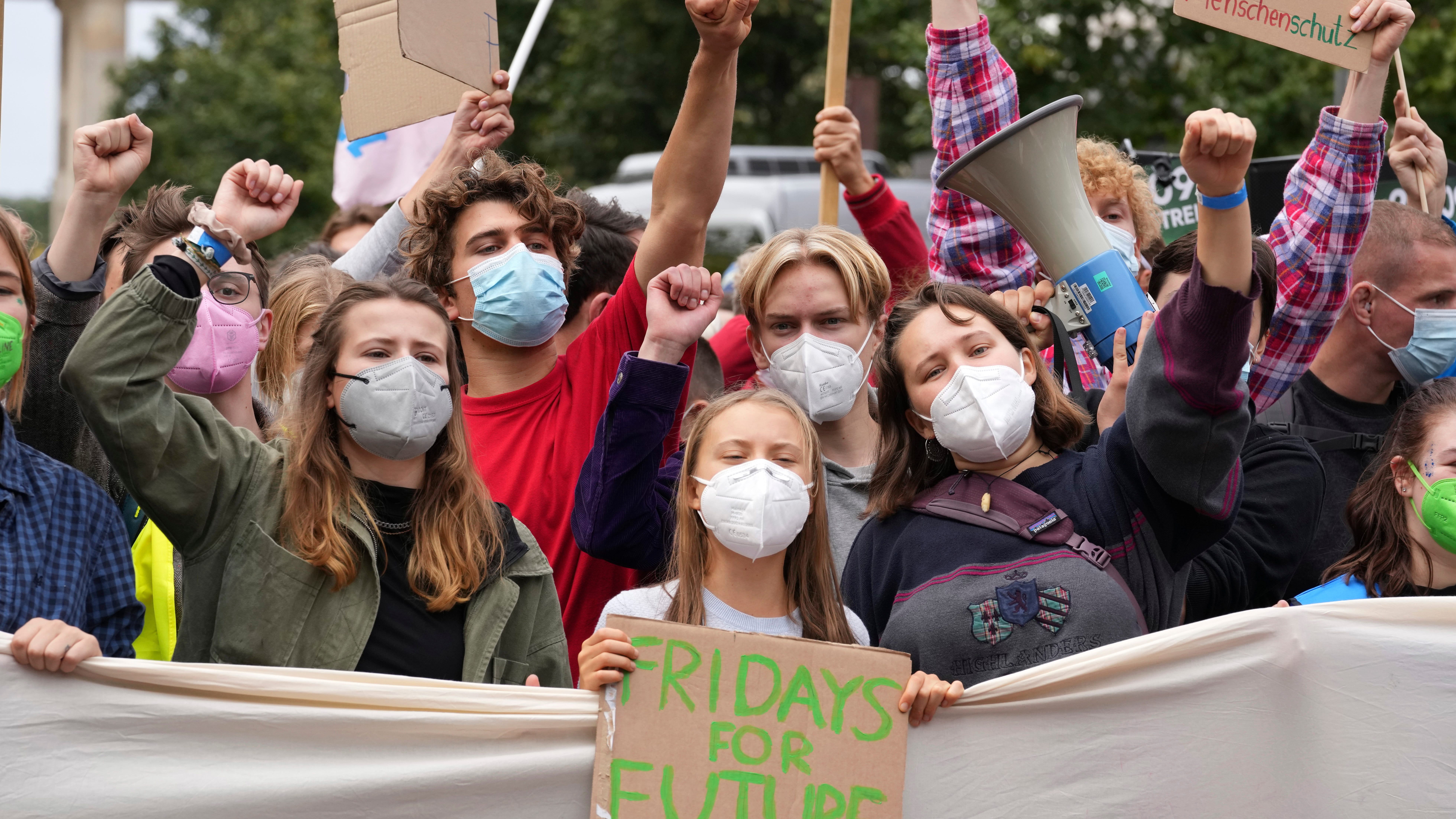Thunberg joins large German climate rally ahead of election