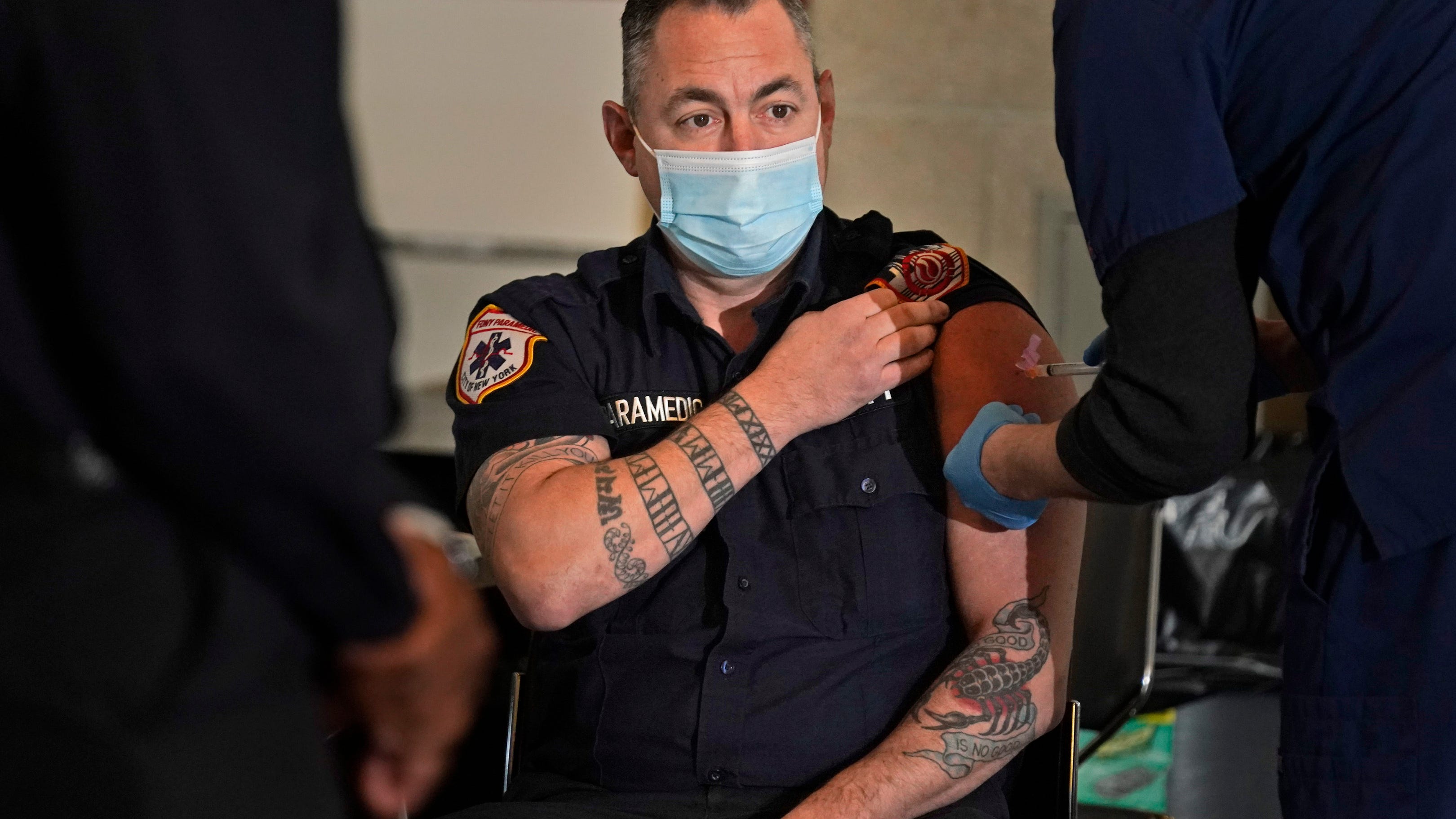 More NYC workers get jabs amid mandate; 1 in 6 still refuse