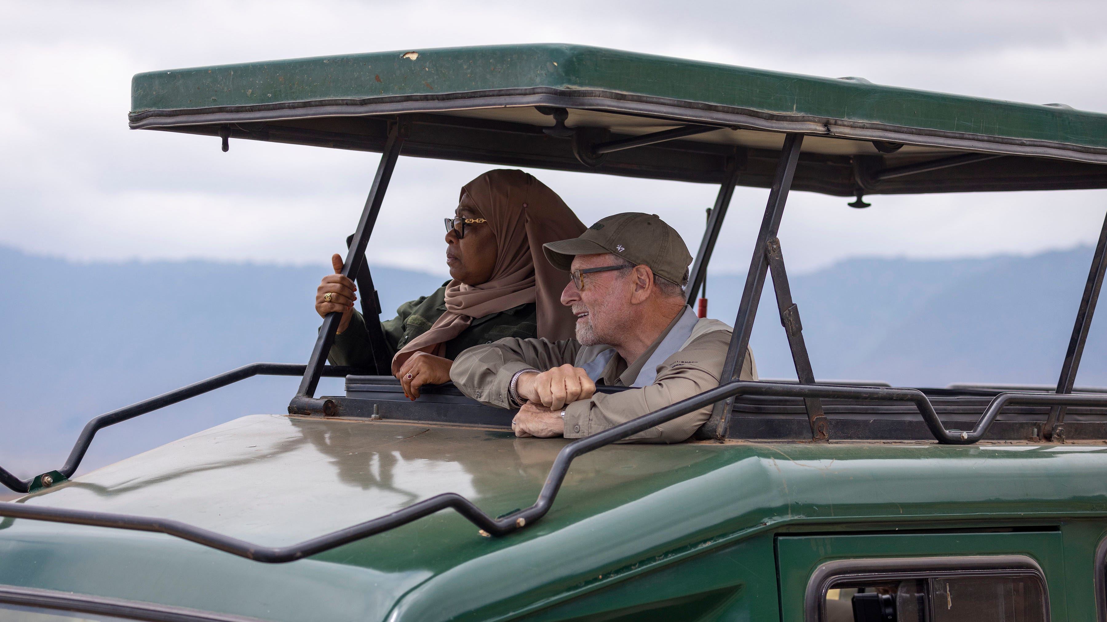 Seeing a country with the most high-ranking tour guide