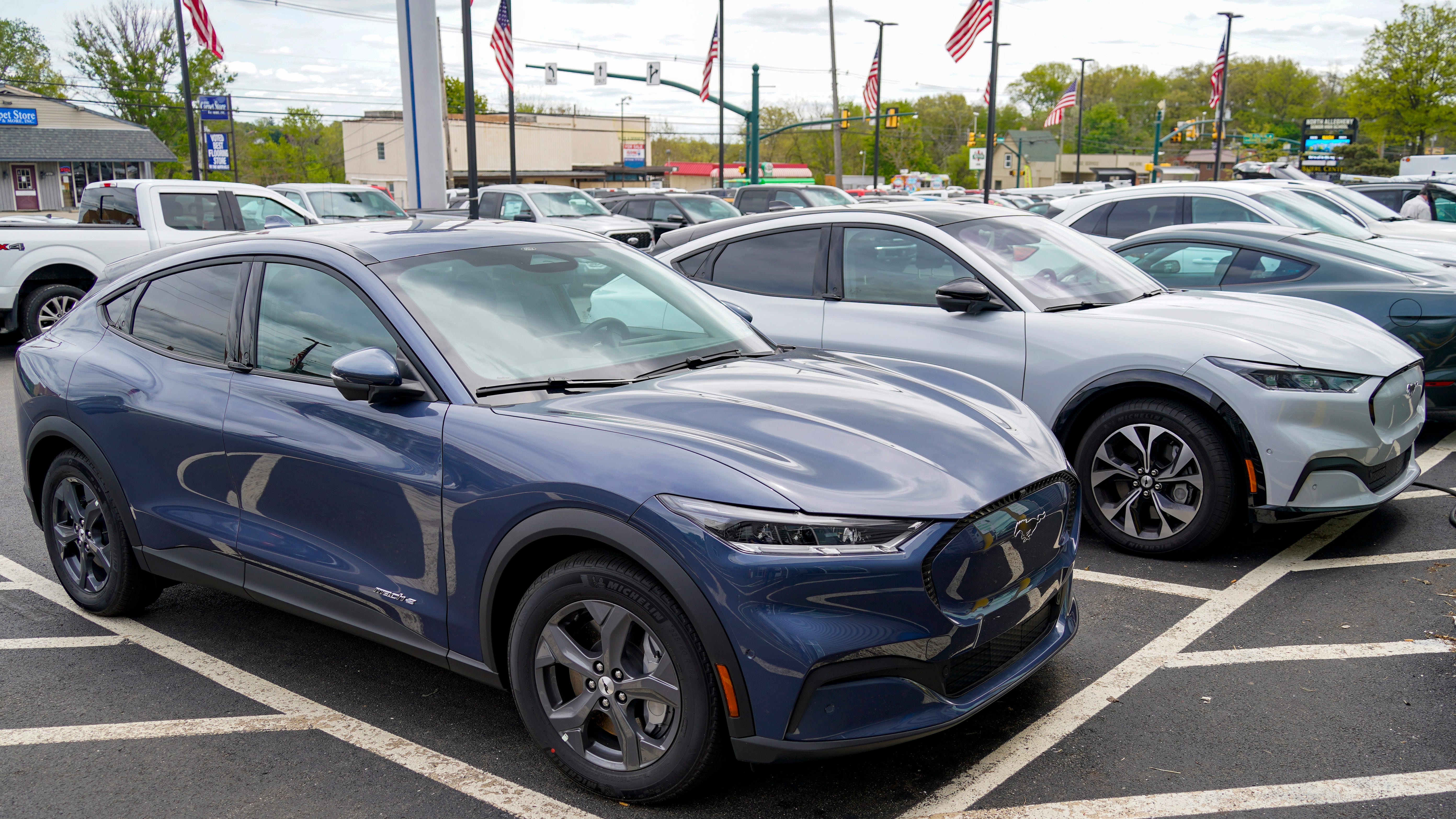 New auto sales up in 2021, but long way before full recovery