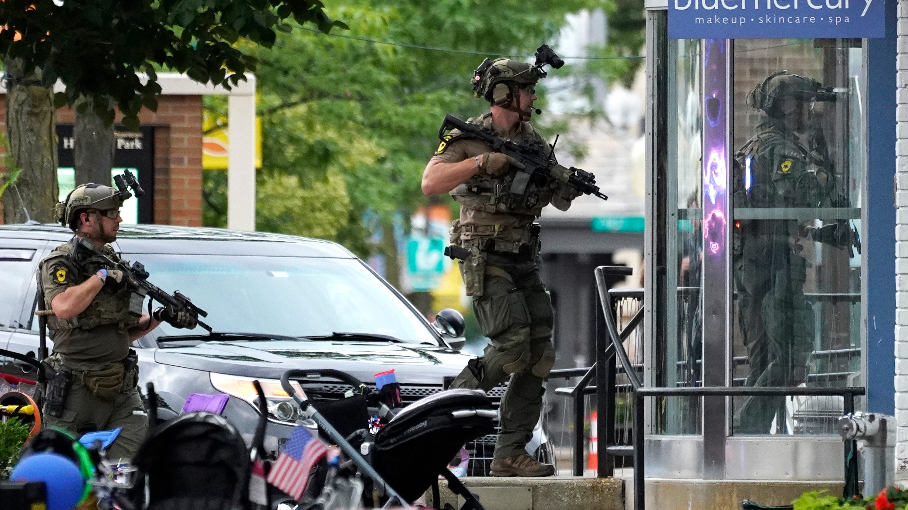 6 dead, 30 wounded in shooting at Chicago-area July 4 parade