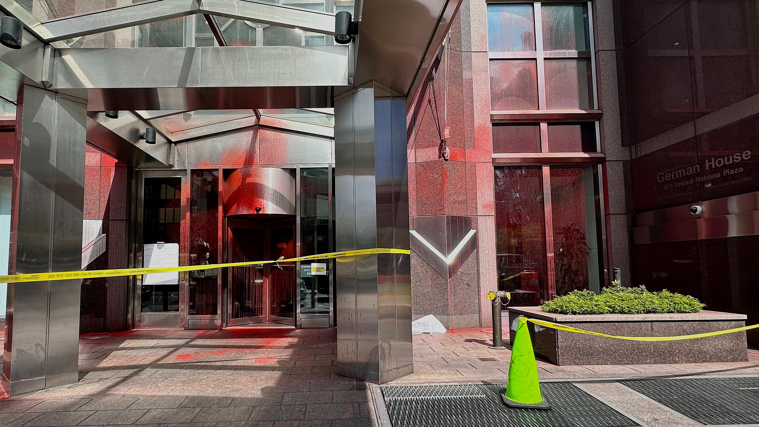 Manifestantes propalestinos vandalizan lugares vinculados a Brooklyn Museum y ONU en NY