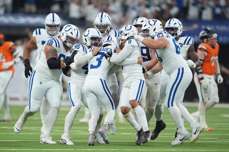 Broncos Colts Football