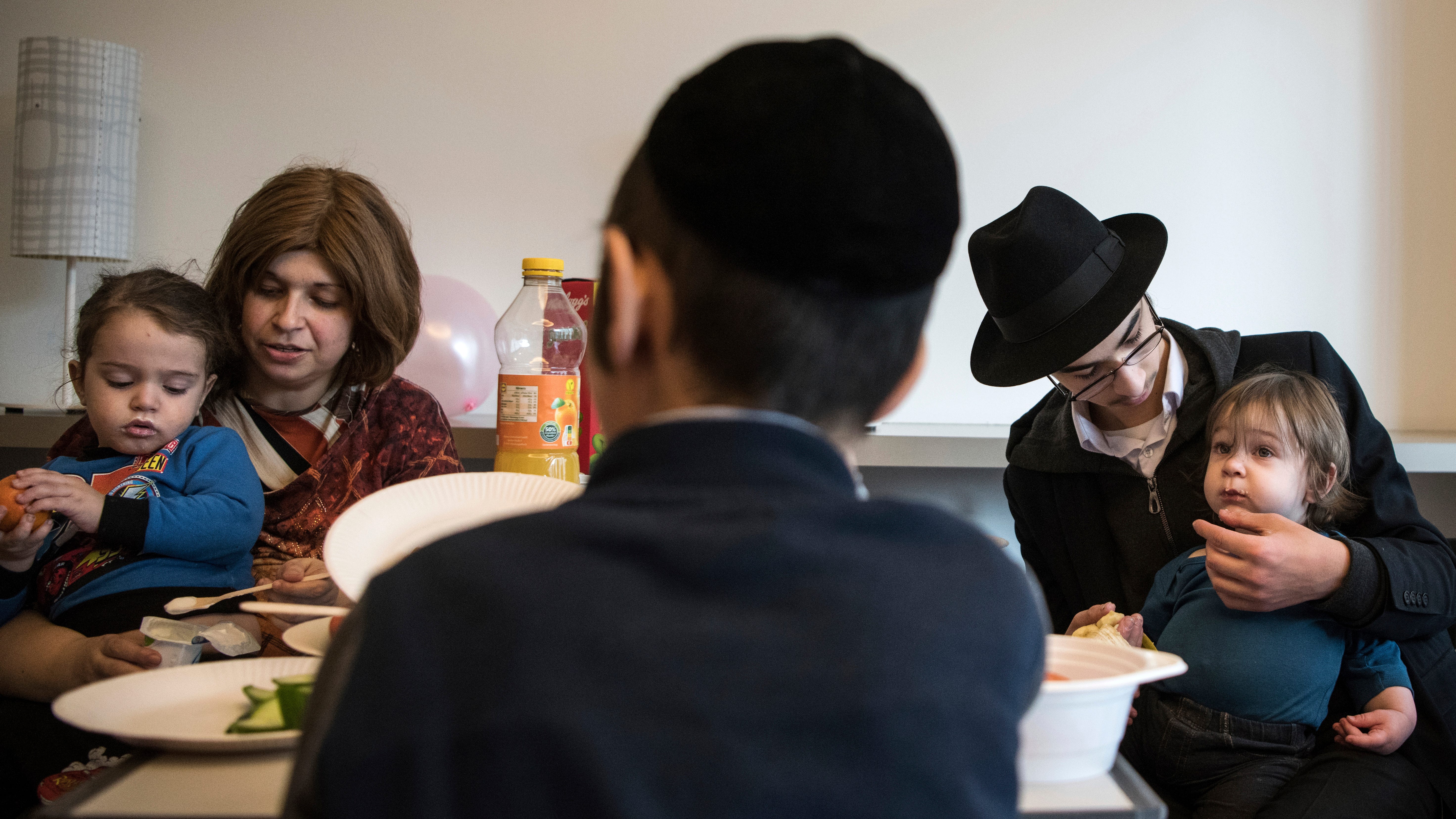 'I love Berlin': Jewish refugee kids reach safety in Germany