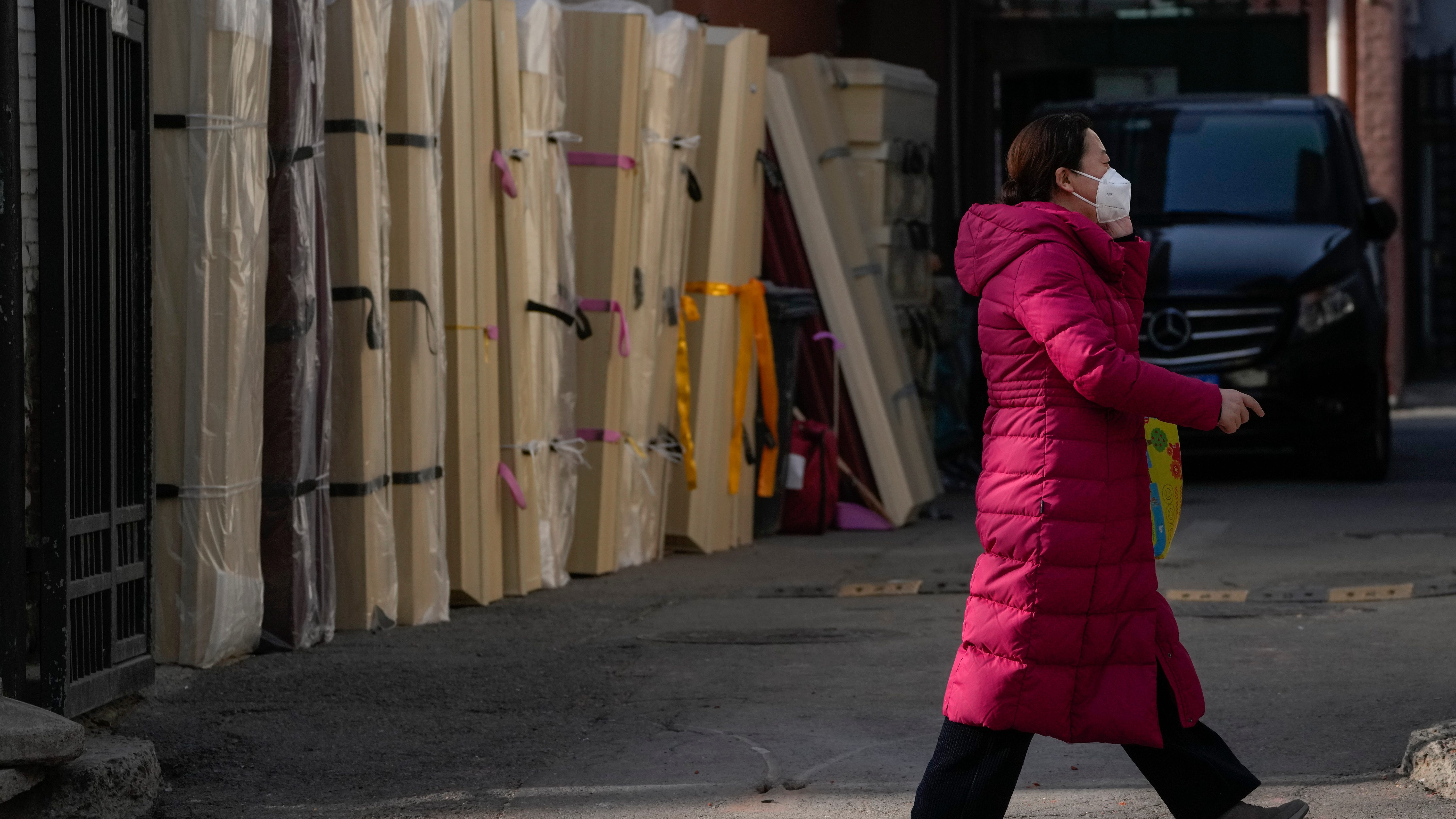 China seeks to minimize COVID-19 risk during travel rush