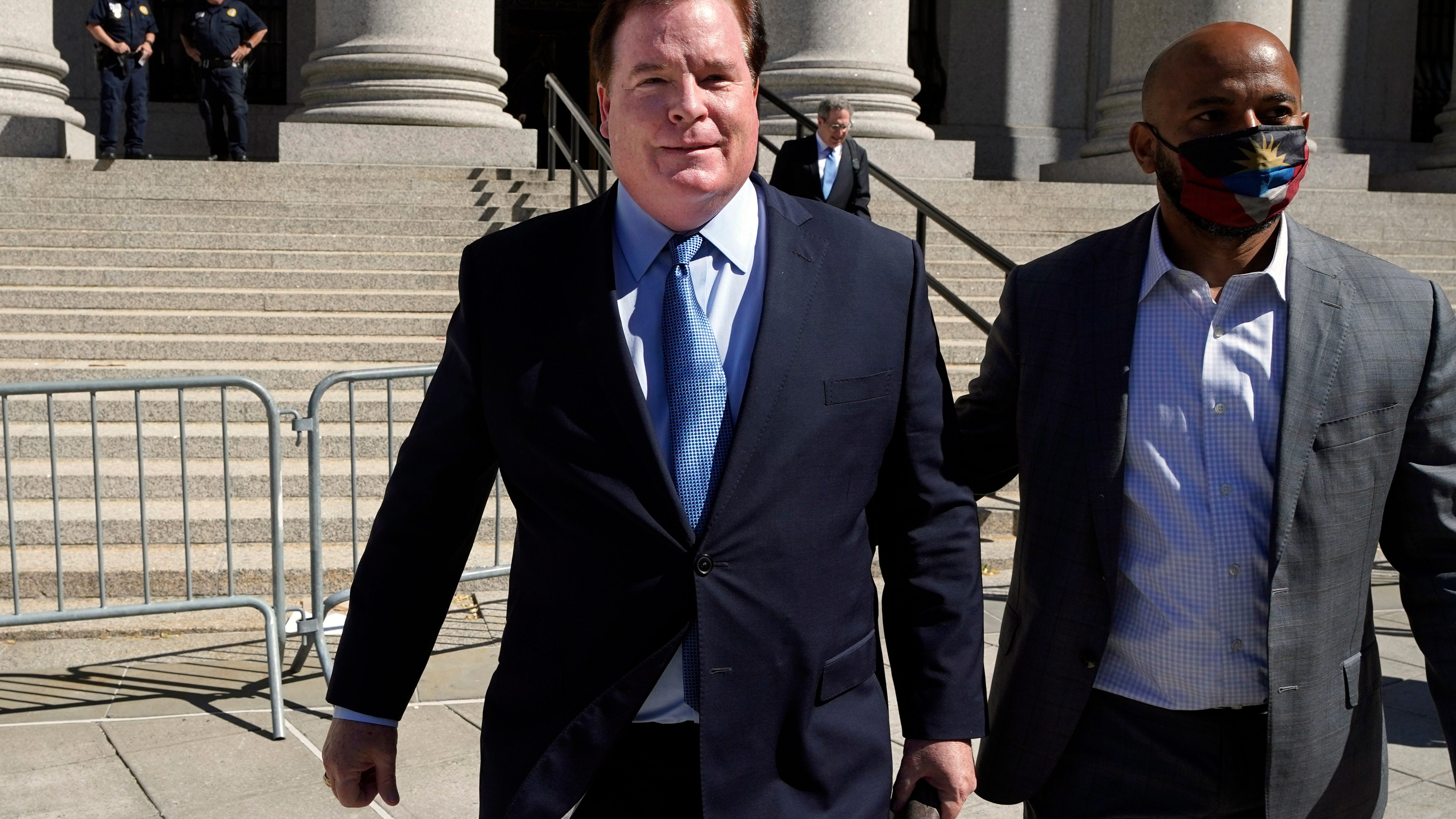 Banker gets gets 1 year in prison in Manafort loan scheme