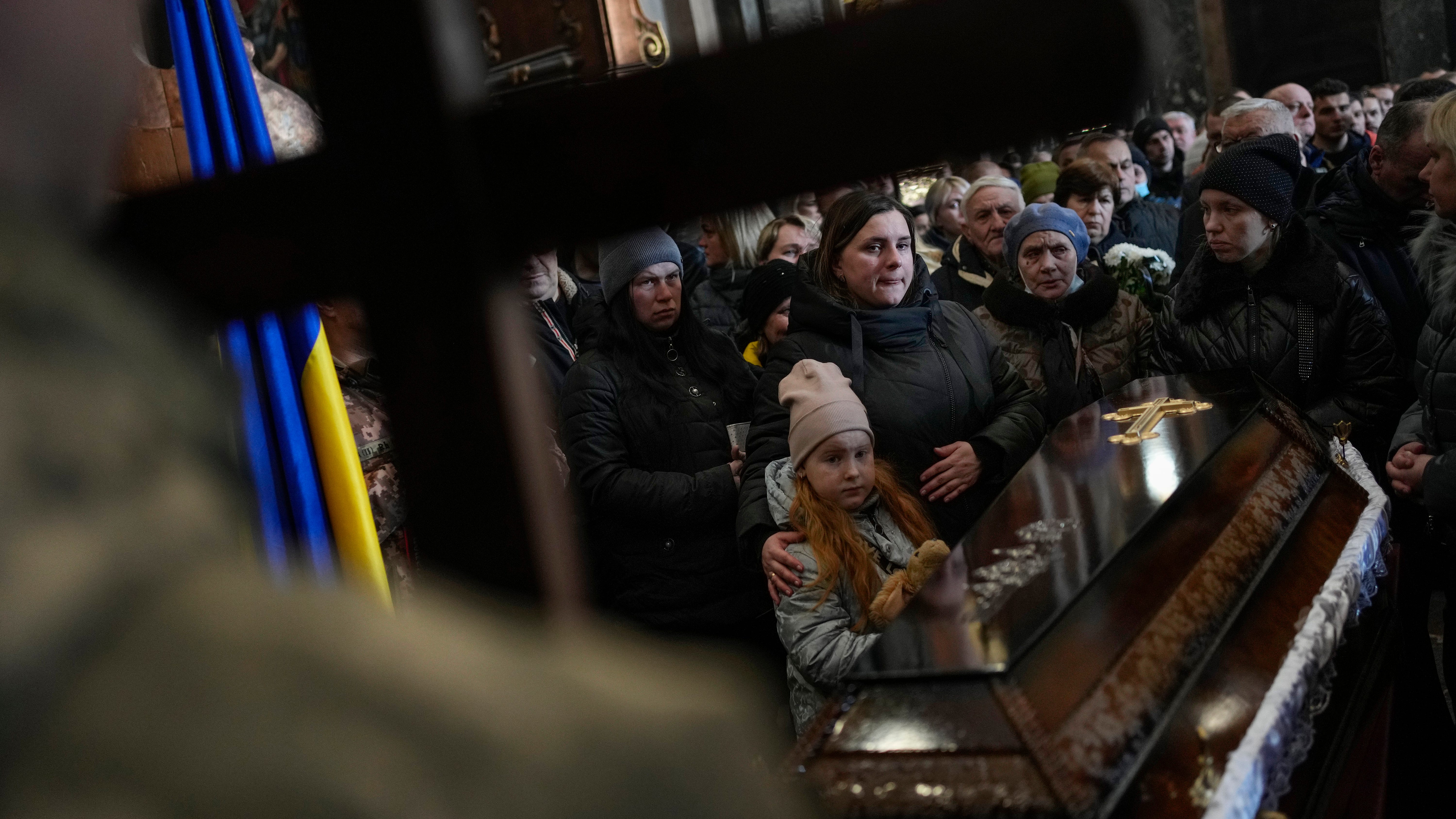 Ukraine sees room for compromise, as 20,000 escape Mariupol