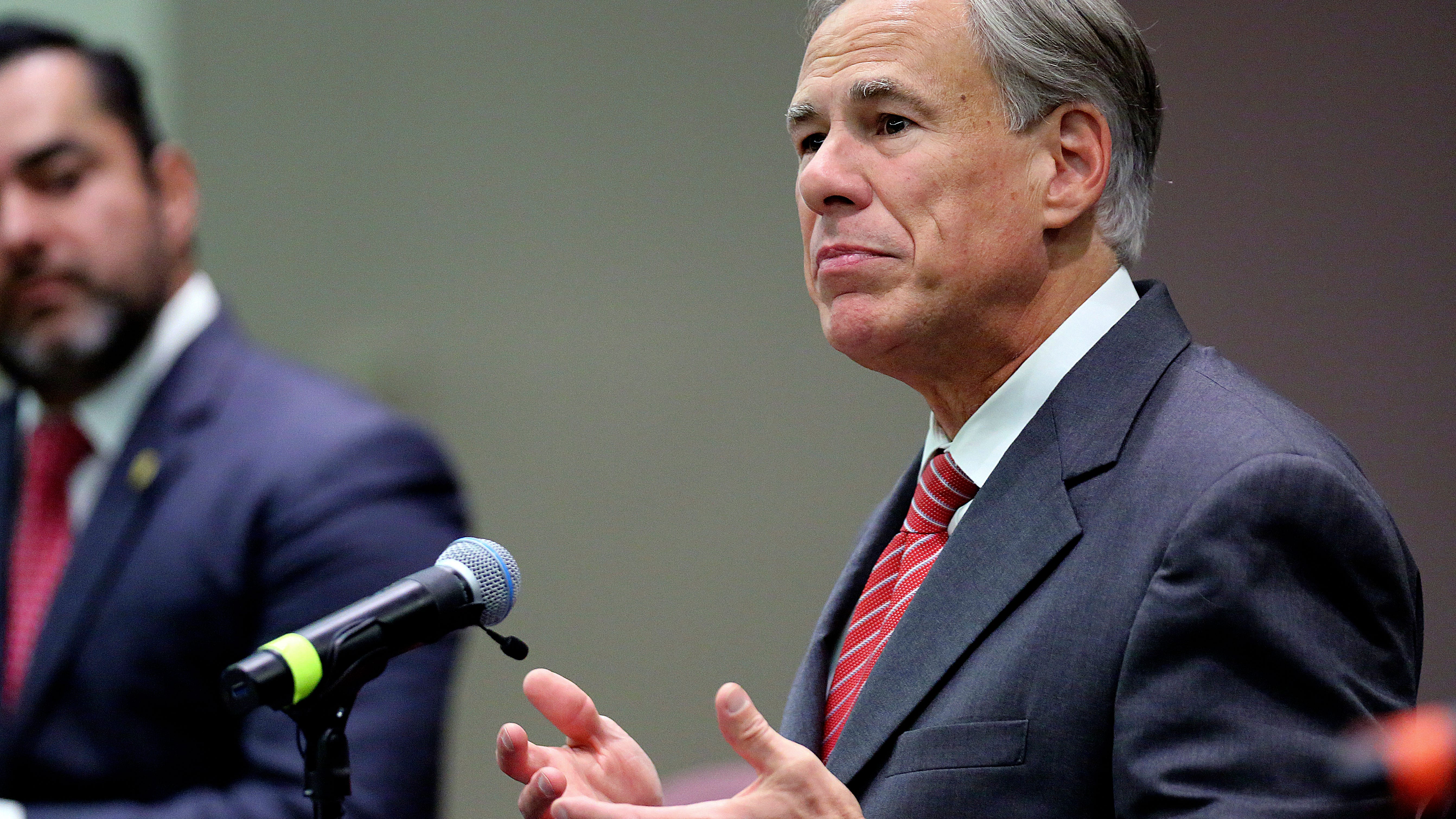 Texas governor orders ban on private company vaccine mandate
