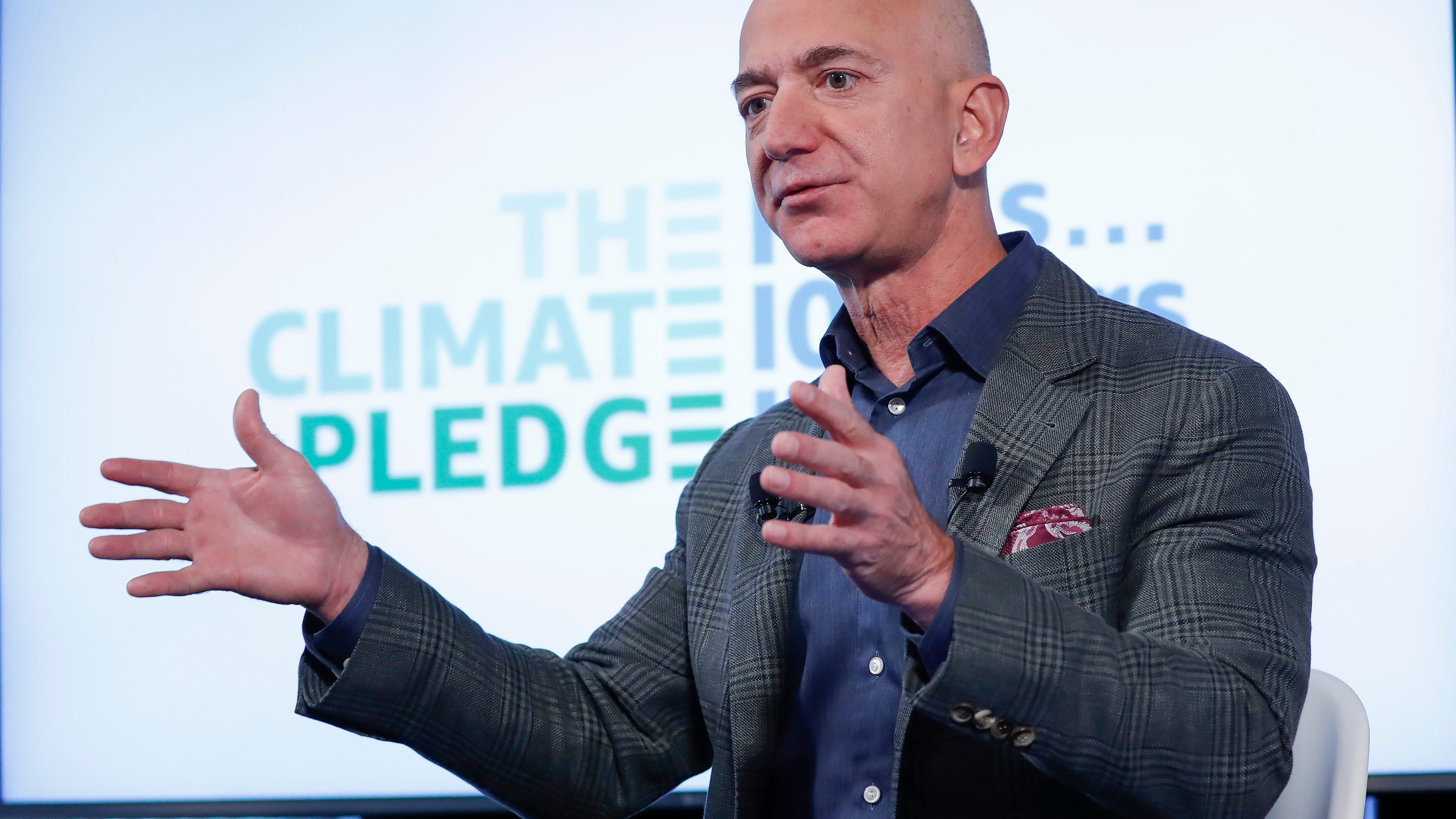 Bezos donates $200M to Smithsonian for Air and Space Museum