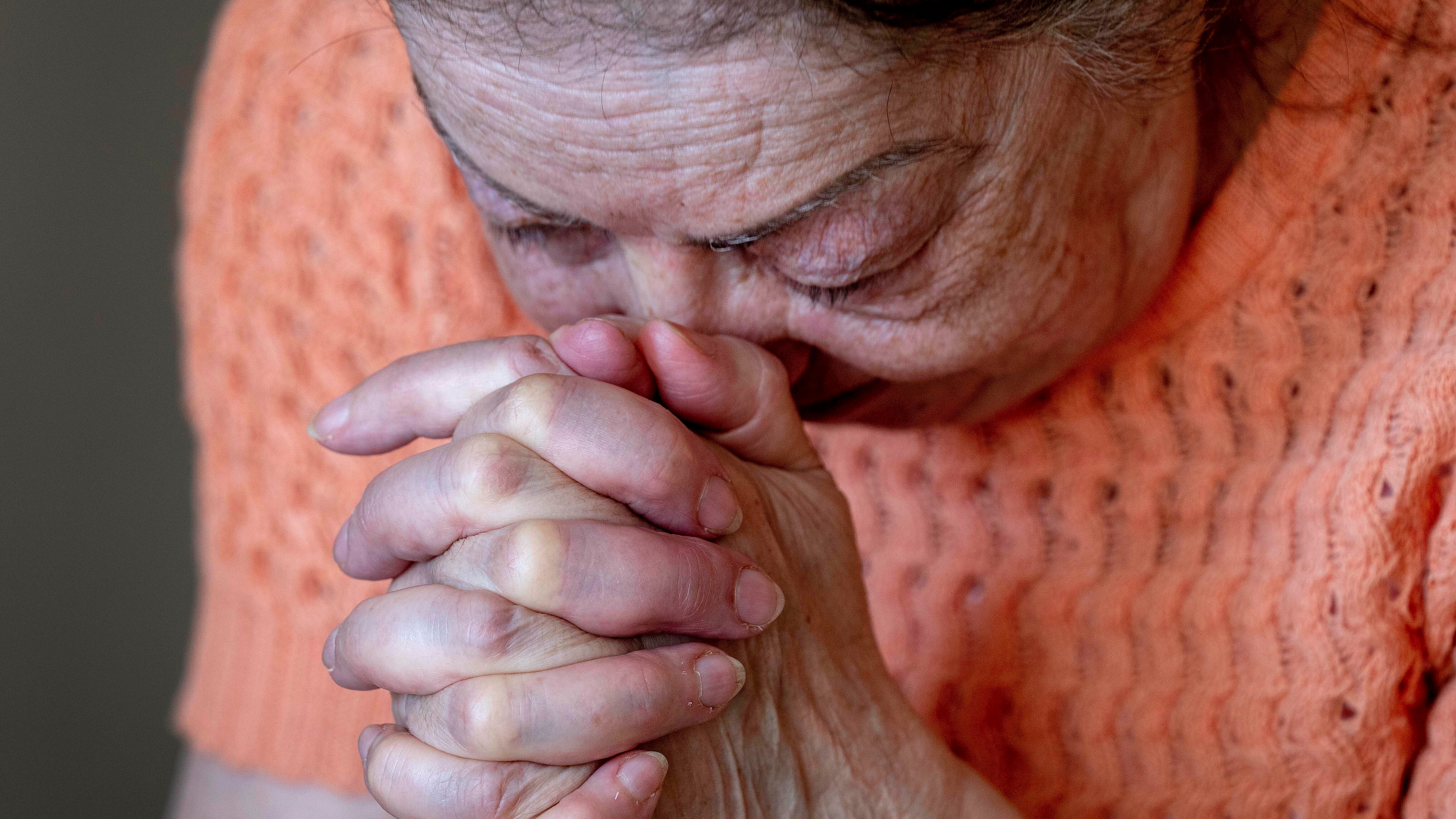 Holocaust survivors flee from Ukraine to Germany for safety