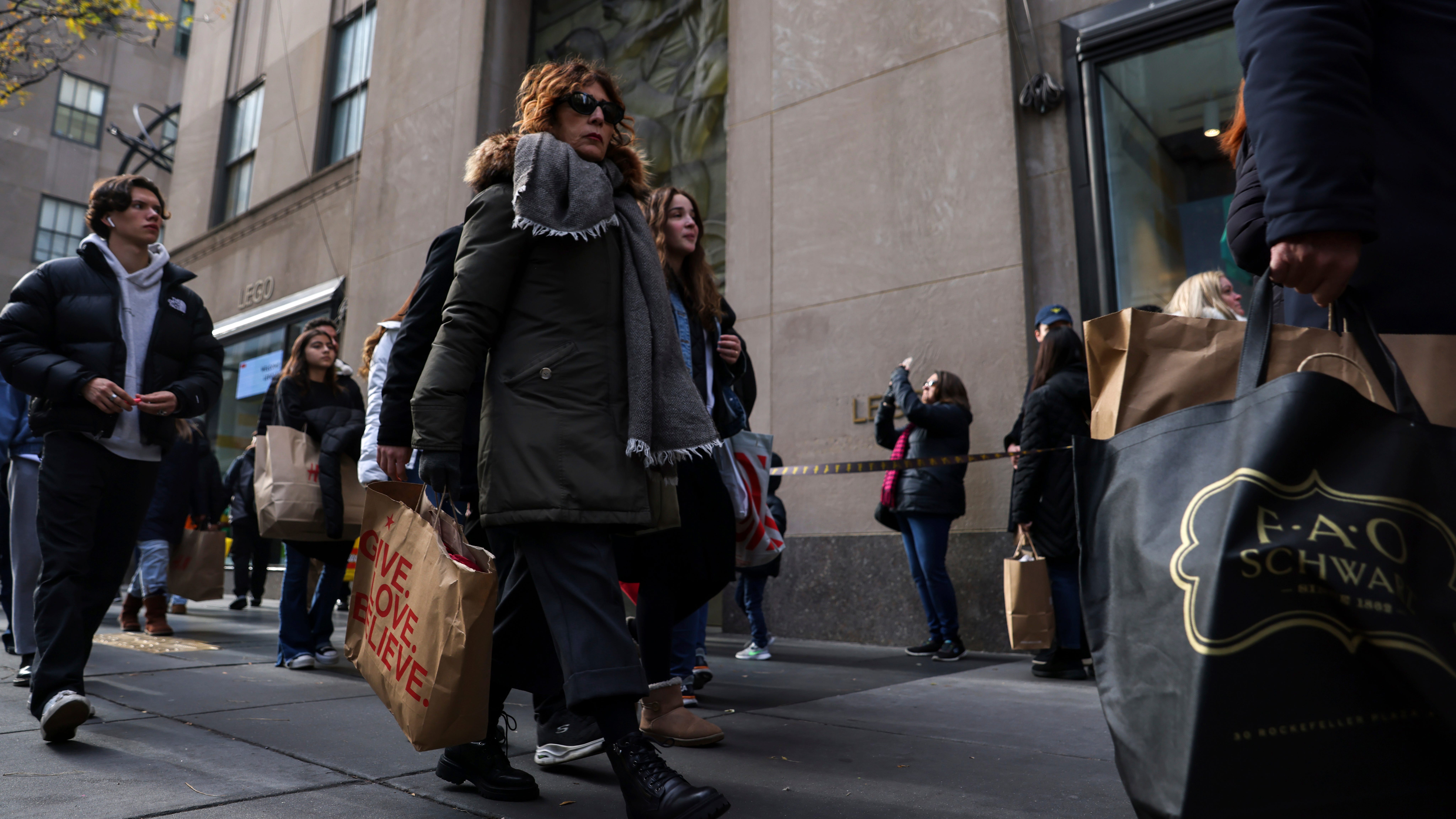 Retail sales drop at start of key holiday shopping season