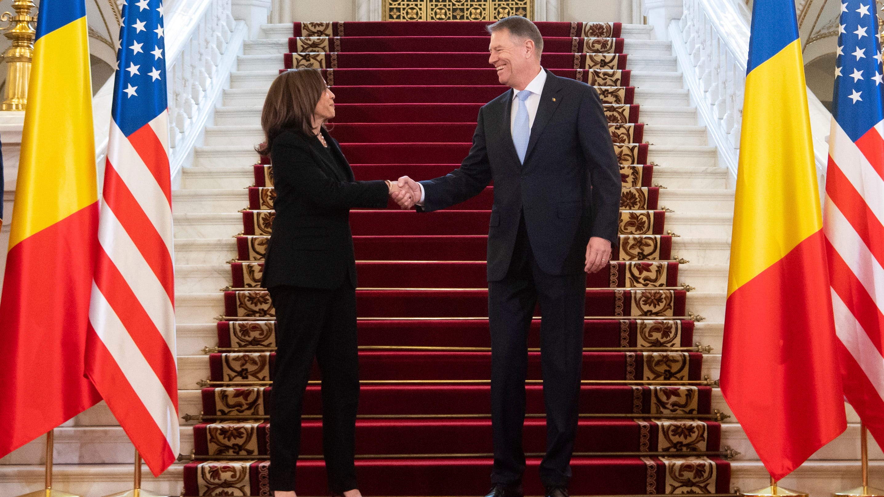 Harris meets Romanian president over Ukraine refugee crisis