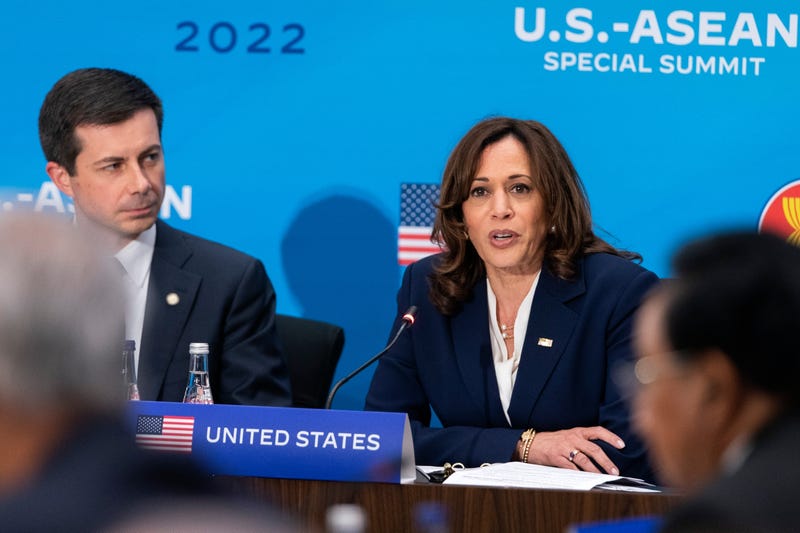 Kamala Harris Buttigieg