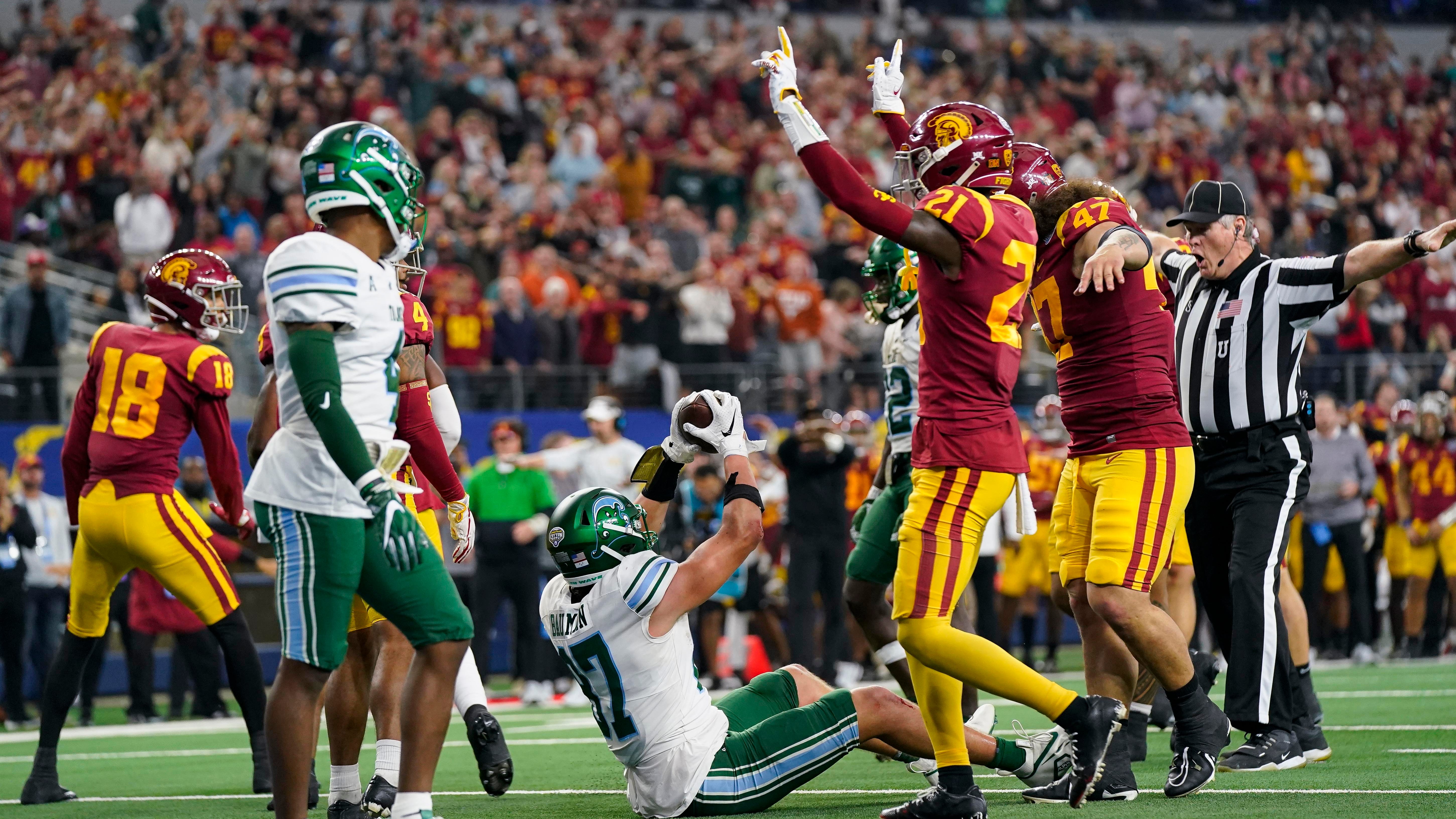 Tulane scores 16 late points, beats USC 46-45 in Cotton Bowl