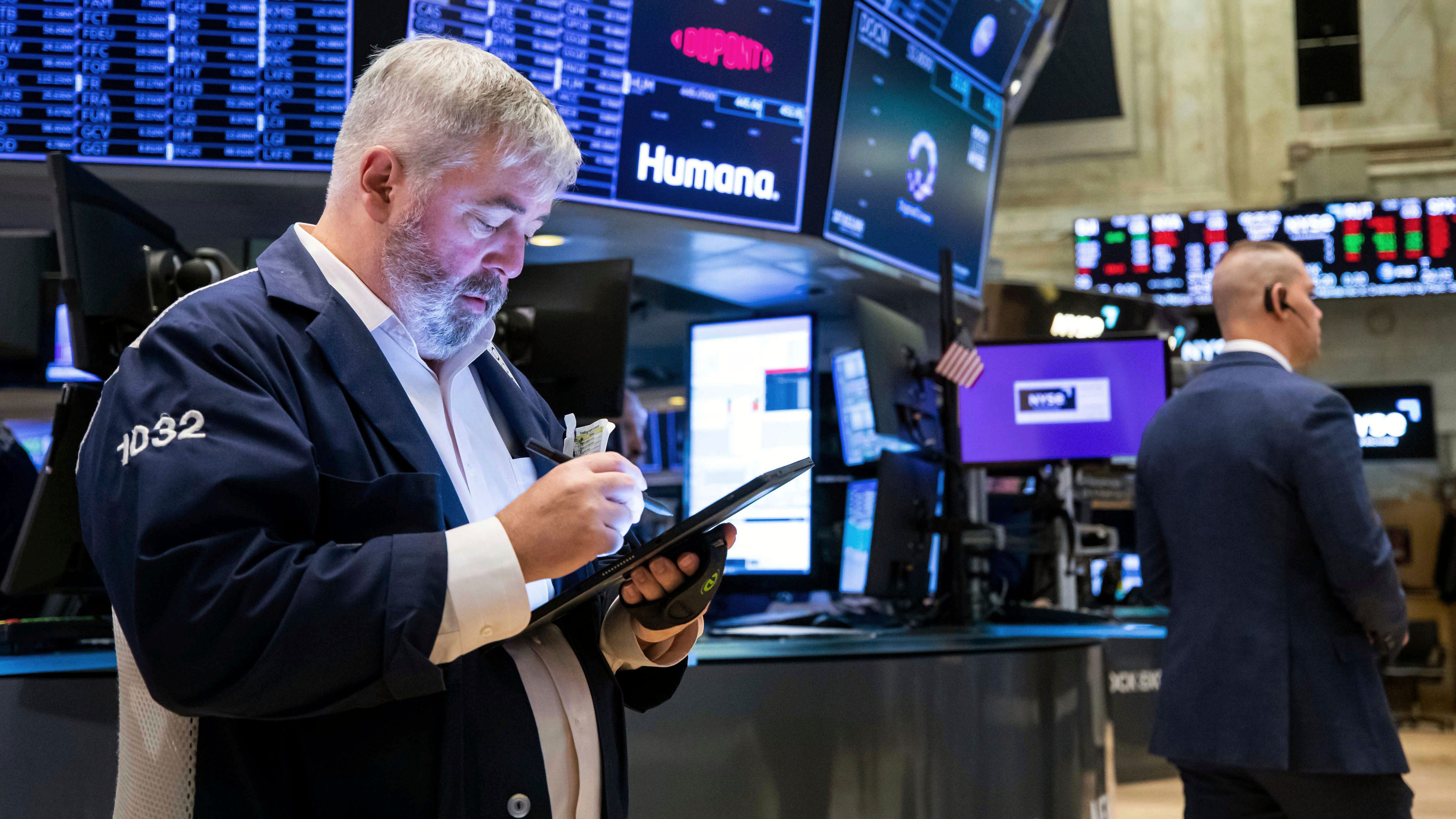 Tech rebound lifts stocks on Wall Street after early slide 
