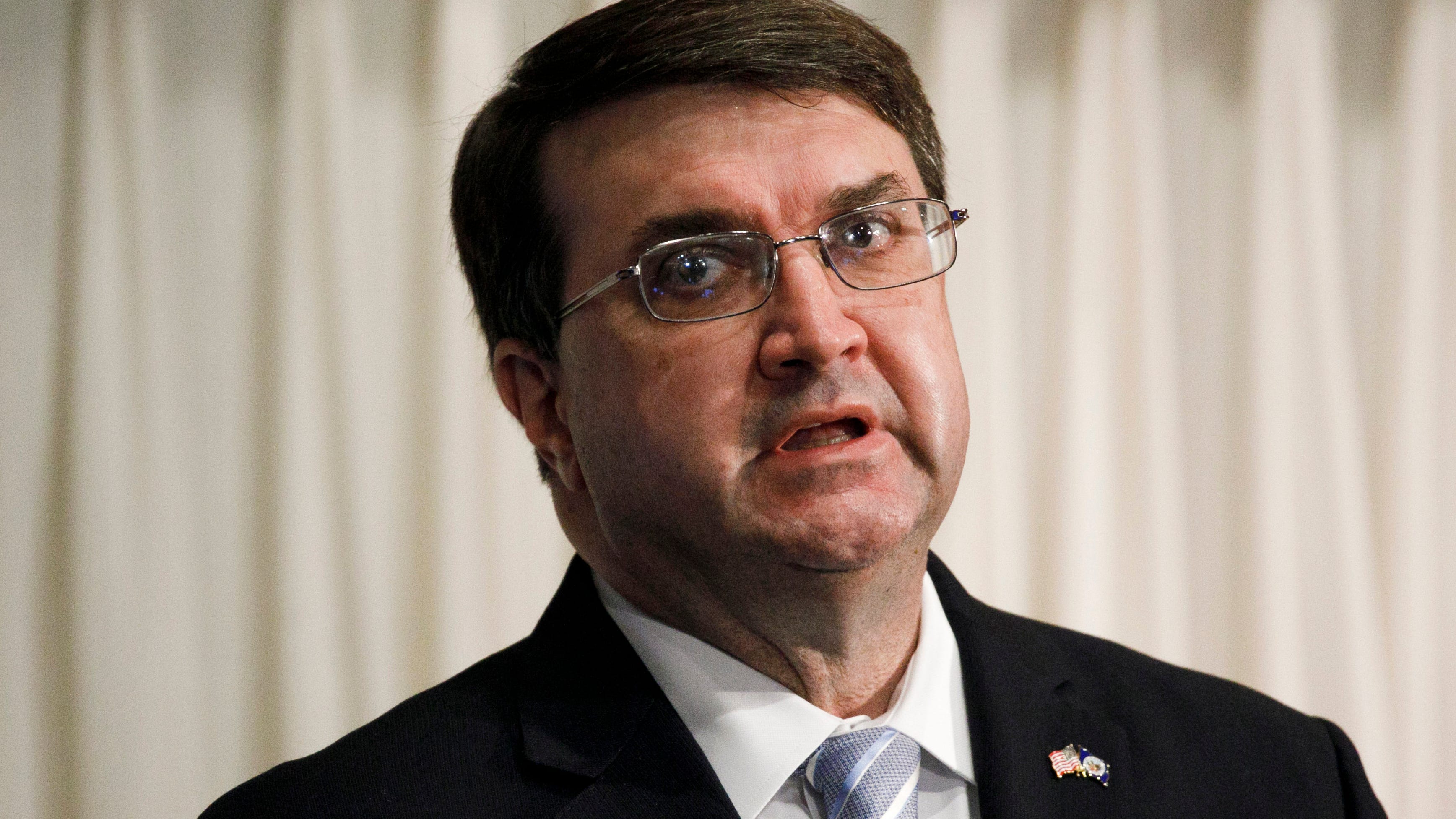 Vets groups demand Wilkie's dismissal after scathing audit