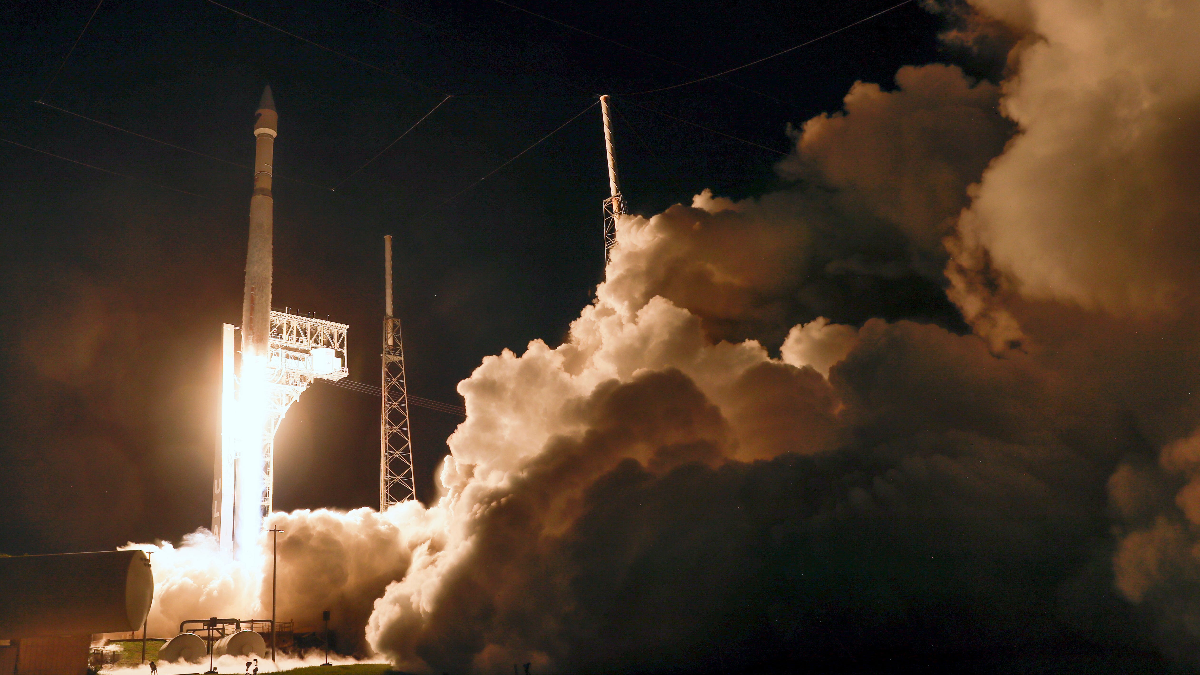 NASA's asteroid hunter Lucy soars into sky with diamonds