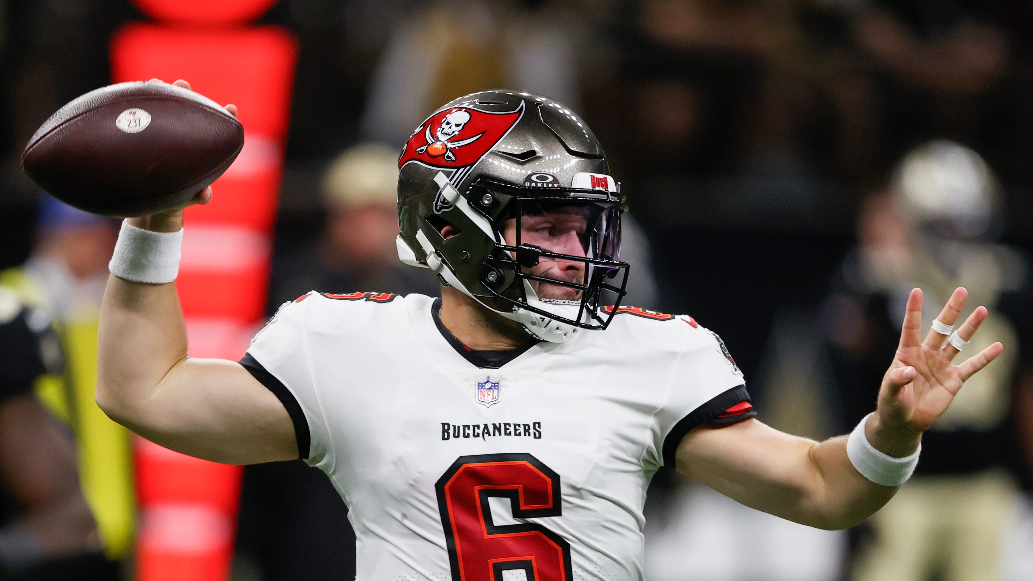 Baker Mayfield has 3 TD passes, ailing Derek Carr ineffective as Buccaneers top Saints 26-9