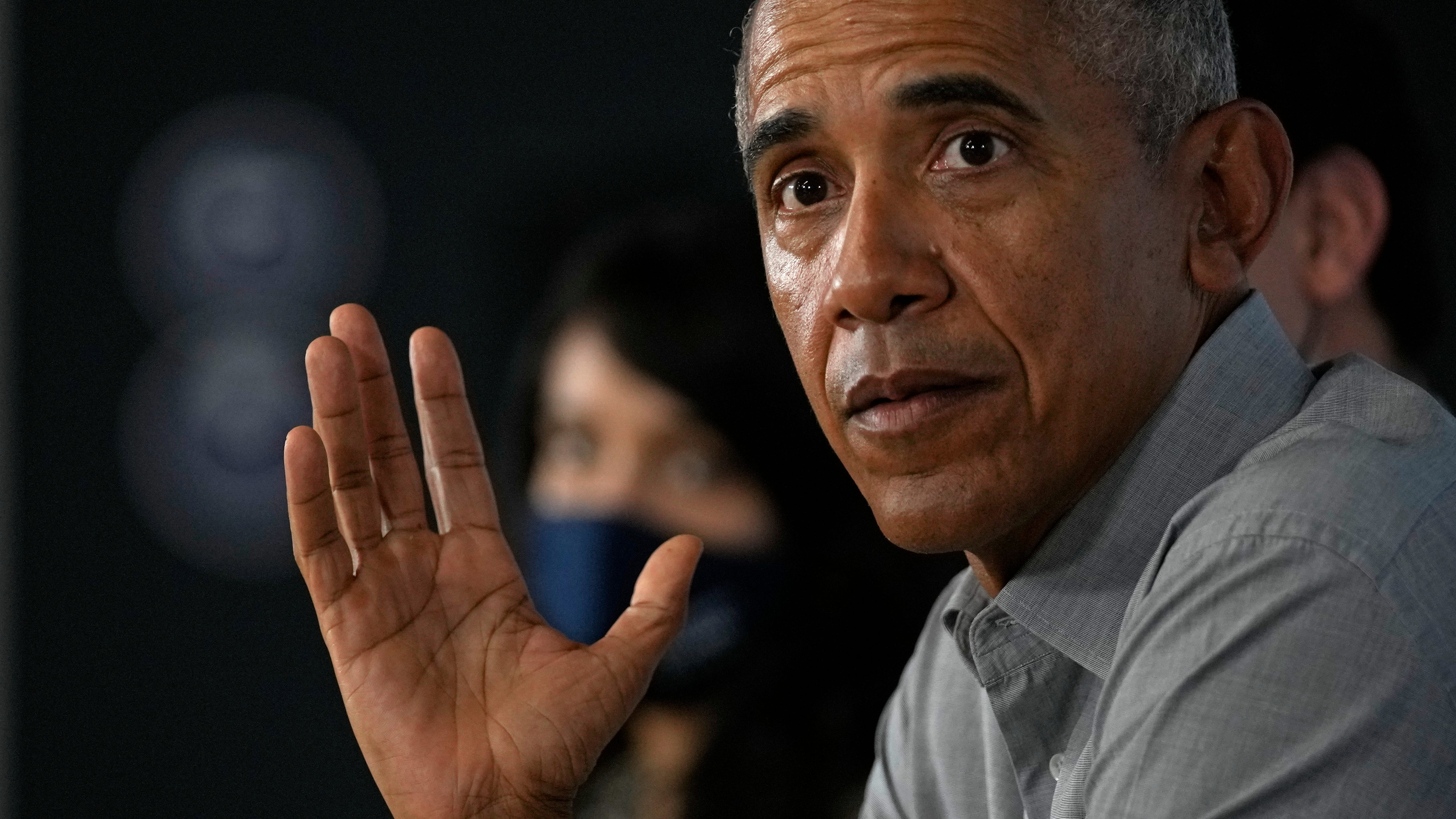 Keep fighting, Obama urges young climate activists 