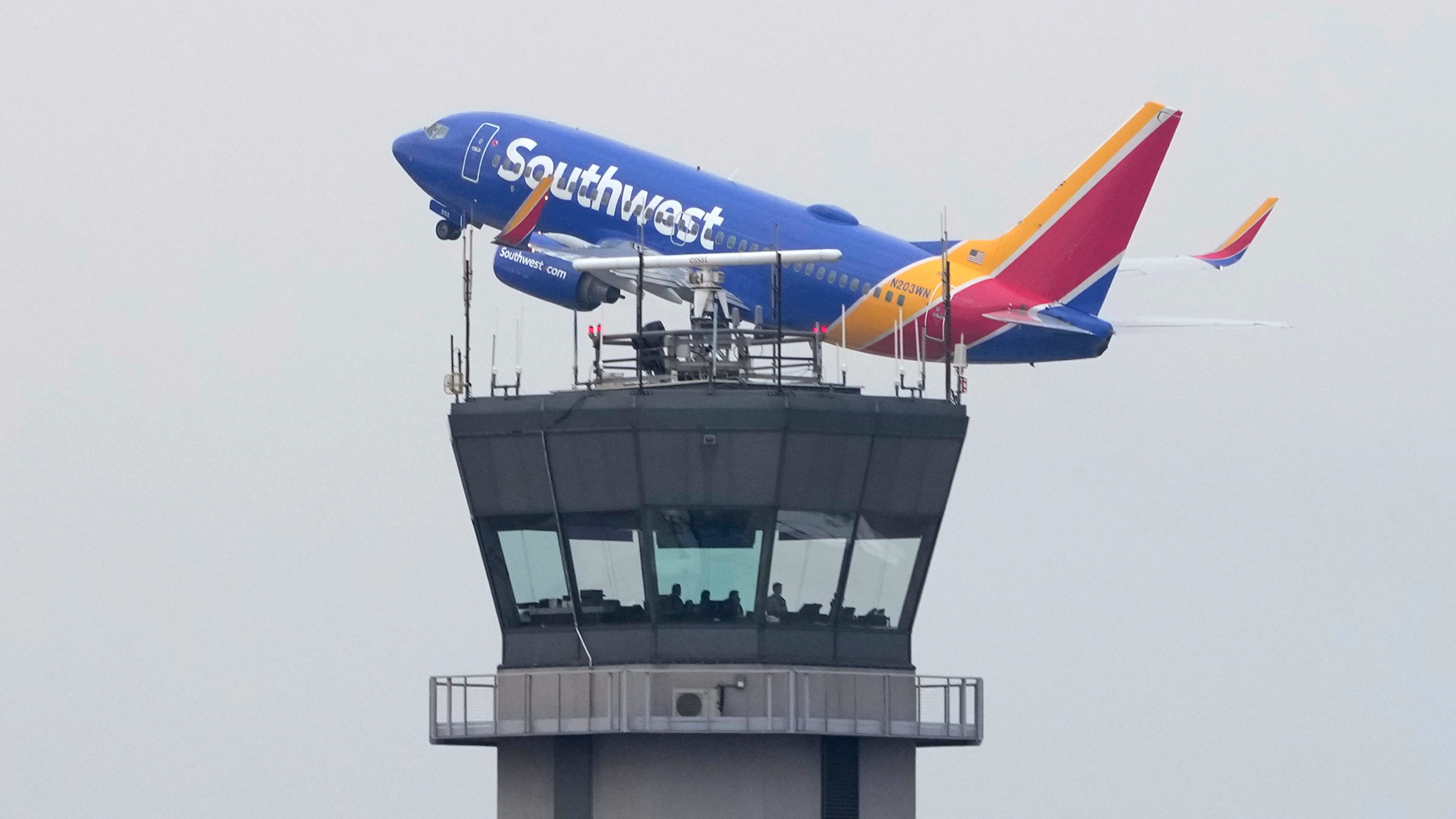 Air travel across US thrown into chaos after computer outage