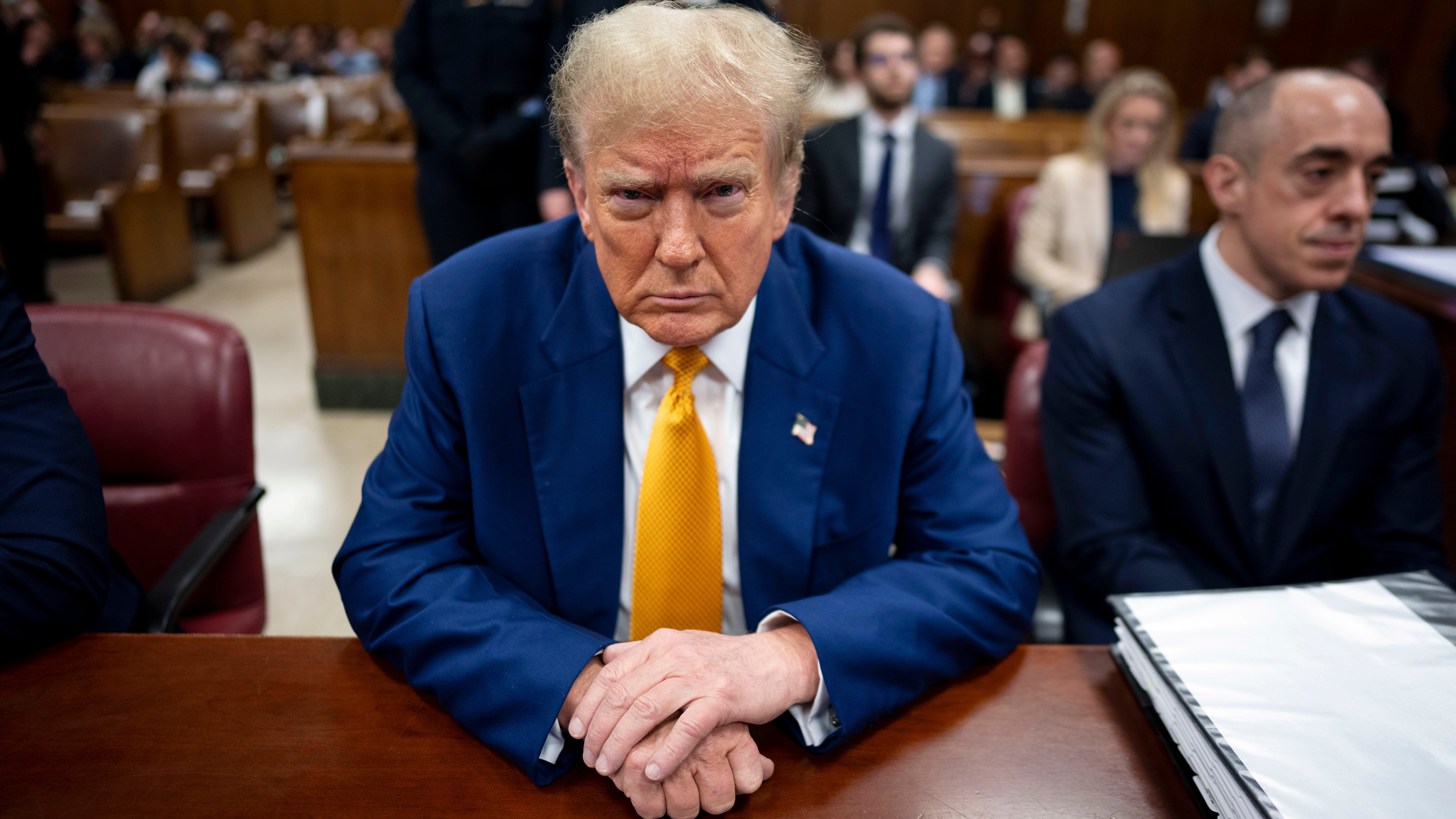 Jurado escucha grabación de llamada entre Trump y abogado sobre plan para ocultar una aventura