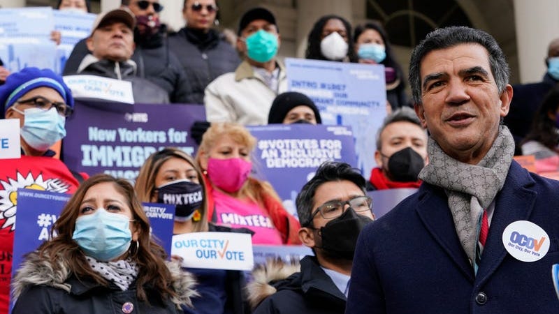 Momento clave en Nueva York: Nueva ley permite votar a los no ciudadanos