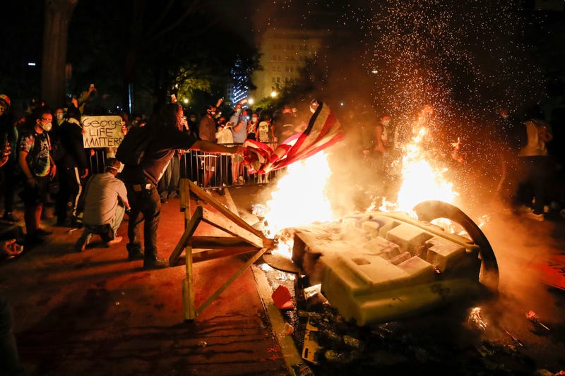 George Floyd Protesters setting fire