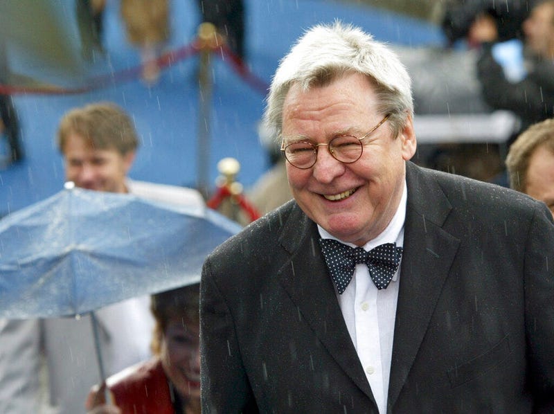 Alan Parker (AP)