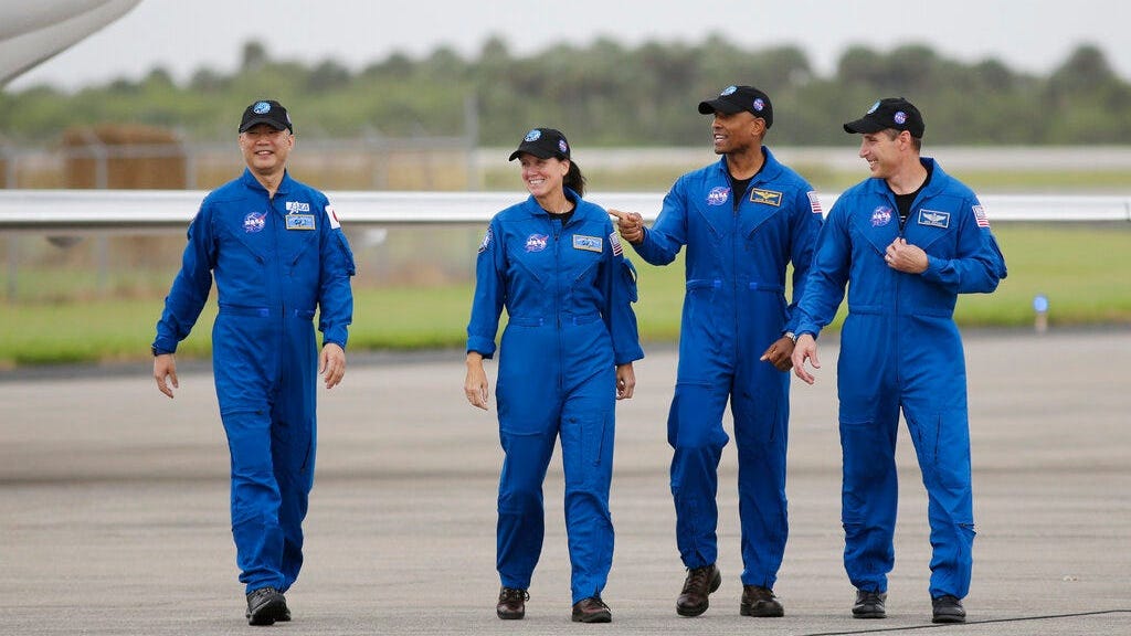 Navy commander among crew arriving at launch site for 2nd SpaceX flight