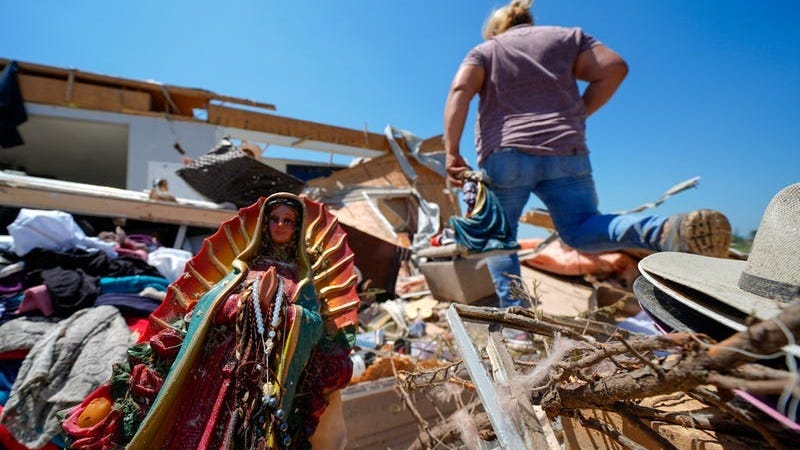 How KRLD's Tom Hale provided life saving information during Valley View tornado