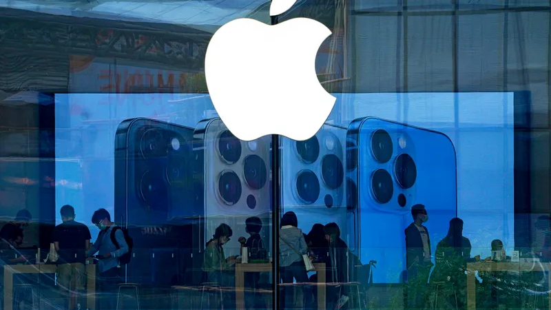 Apple warns of security flaw for iPhones, iPads and Macs