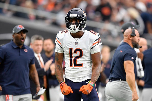 Allen Robinson flexes after a catch for the Bears. 