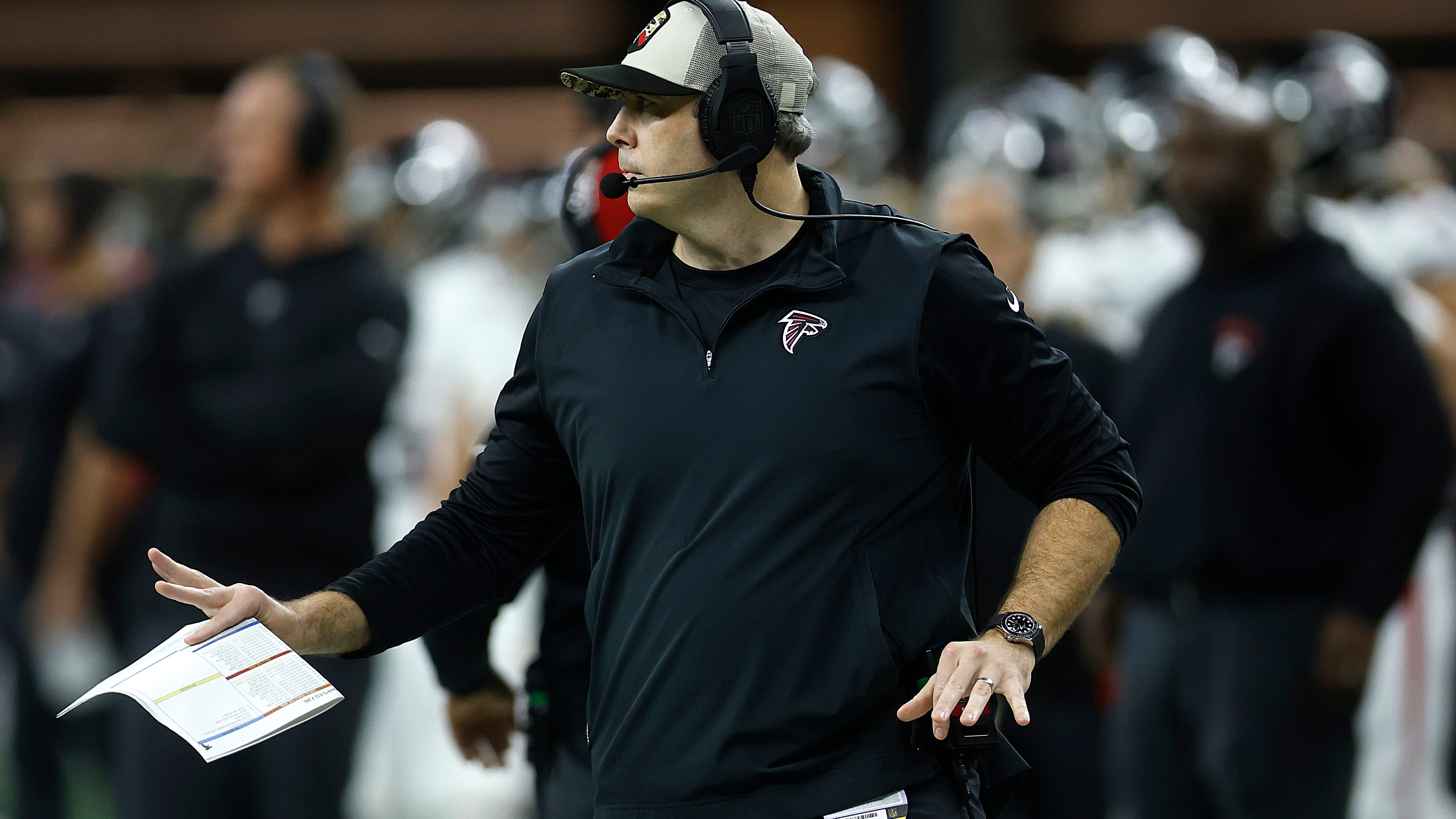 Falcons' Arthur Smith flips out at Dennis Allen after Saints run up score: 'That's f—ing bulls–-'